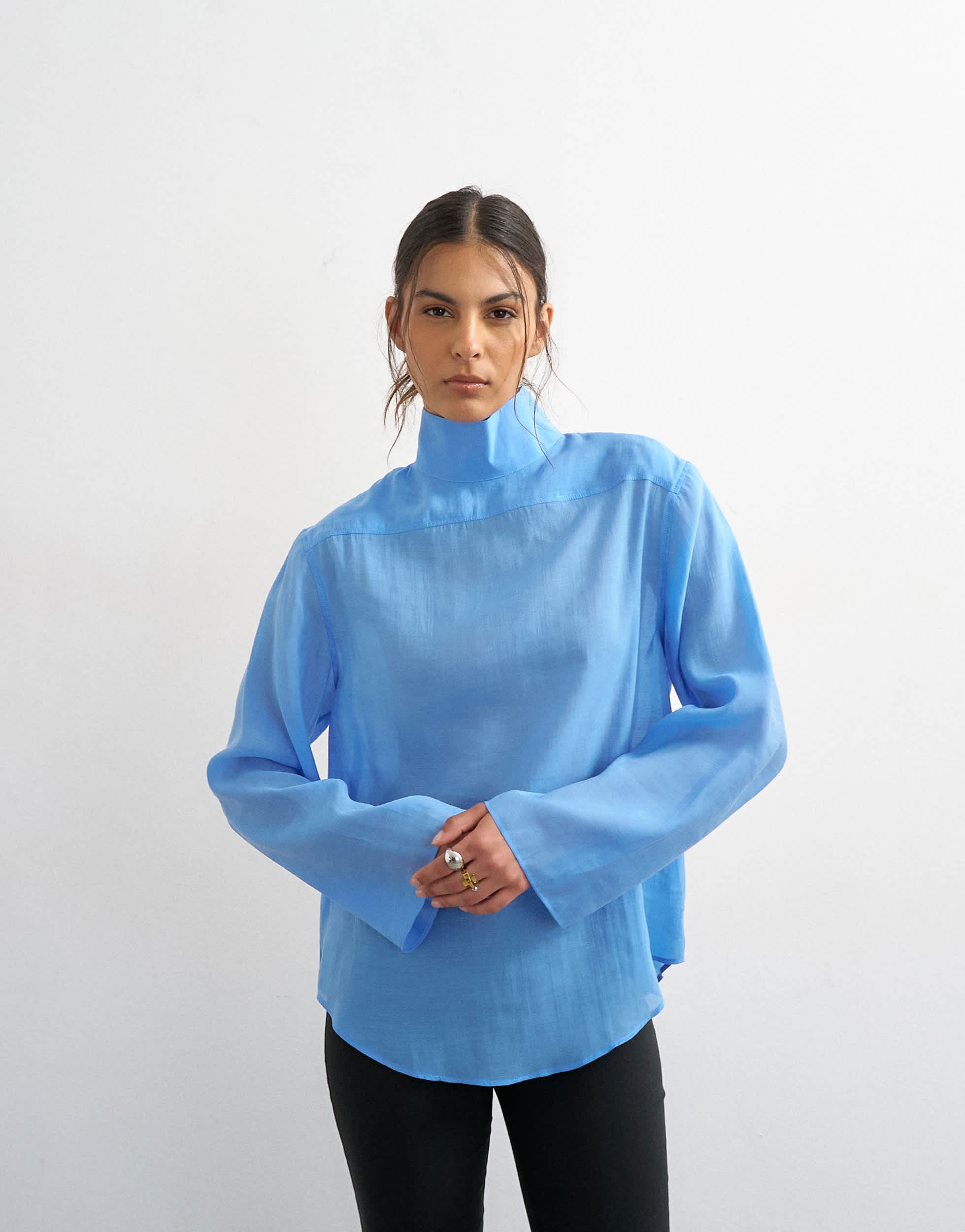 Topshop Trichterkragen-Longsleeve mit rückwärtigem Verschluss in Kornblumenblau