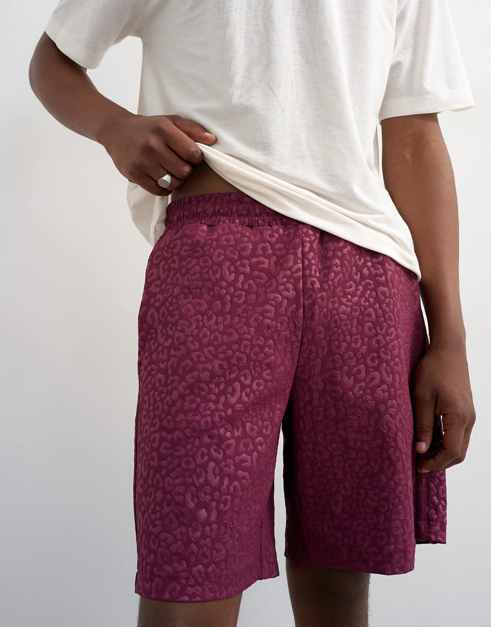 Topman leopard jacquard short in burgundy
