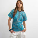 T-shirt micro à col en V et côtés froncés rayé Topshop