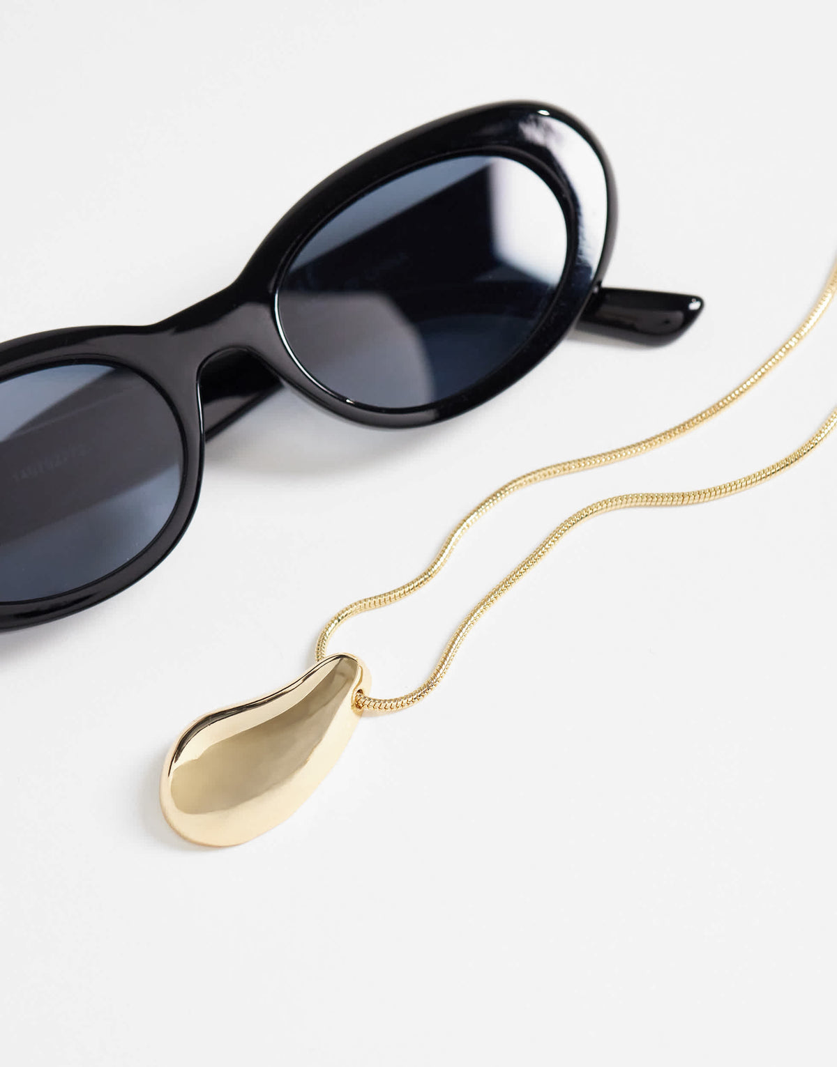 Topshop Matilda teardrop pendant necklace in gold
