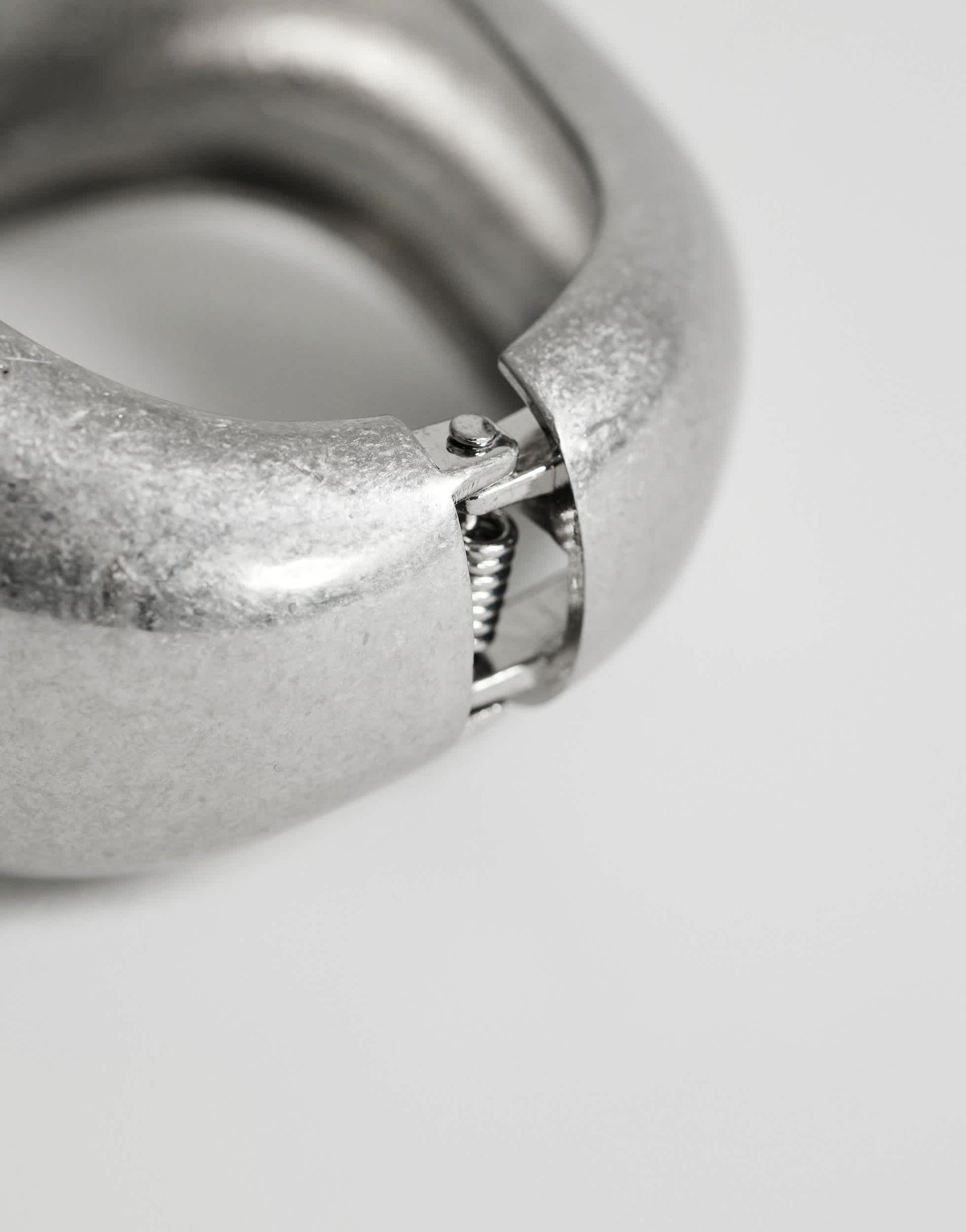 Topshop Flavia chunky bangle in silver