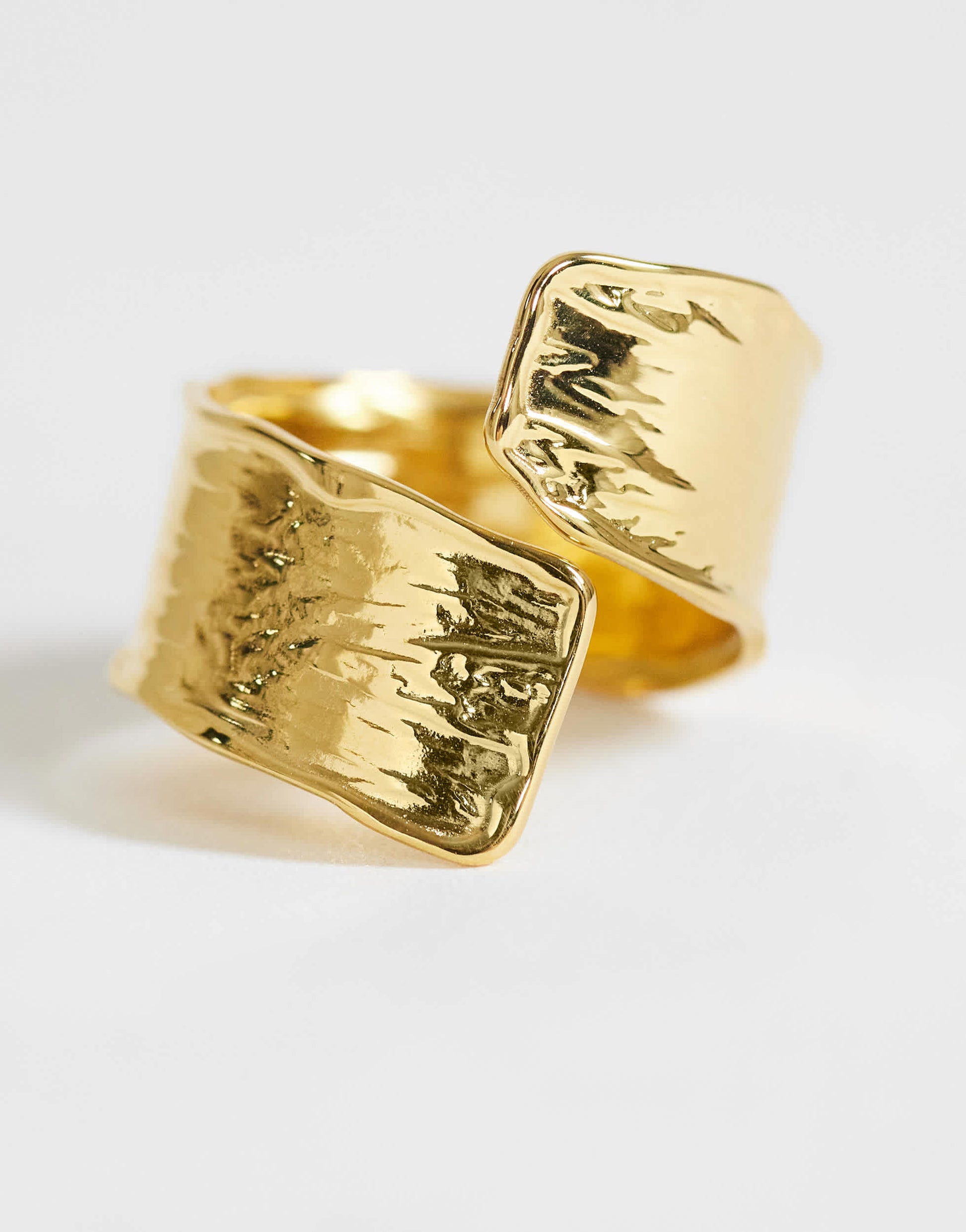Topshop Rebecca waterproof hammered ring in gold