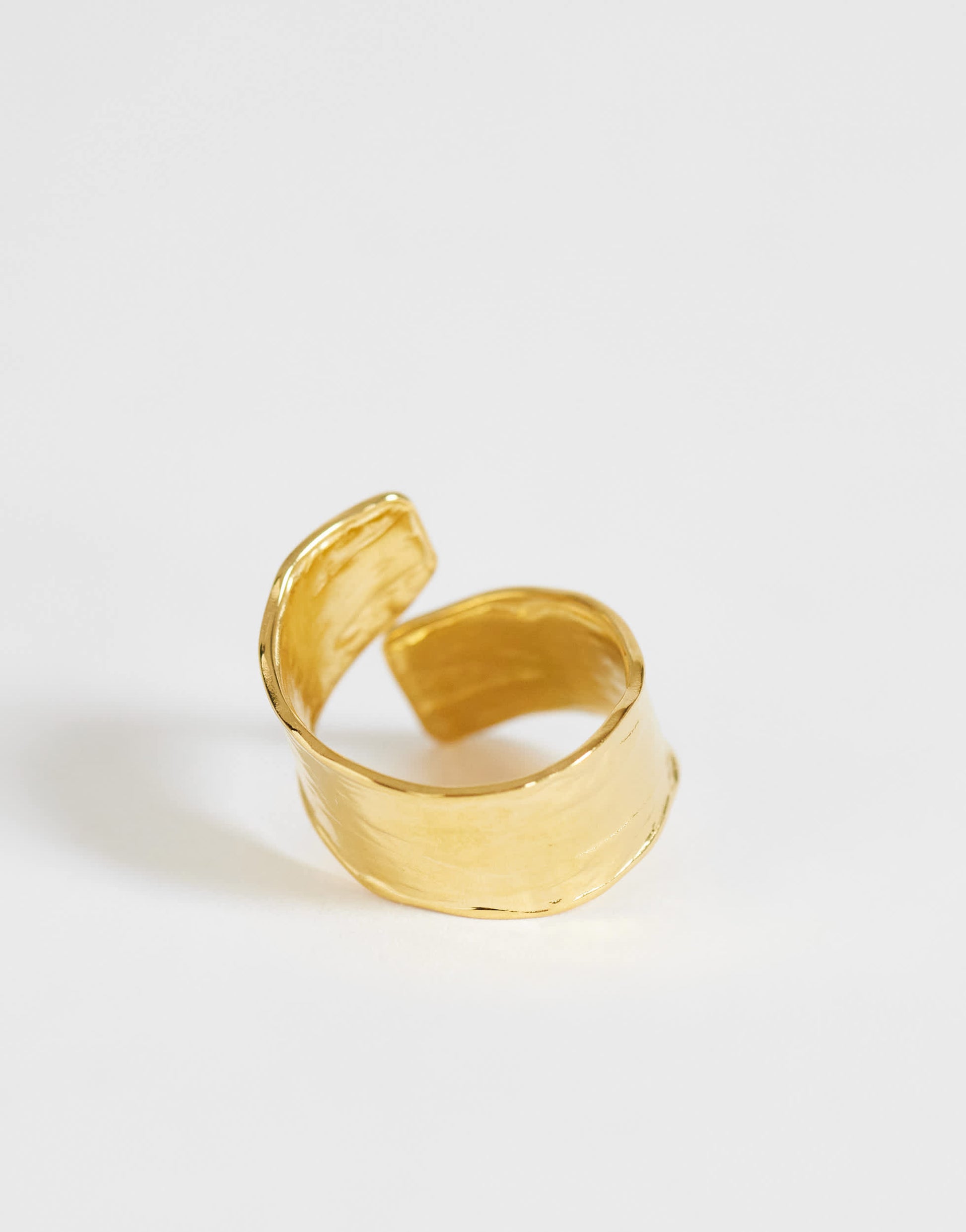Topshop Rebecca waterproof hammered ring in gold