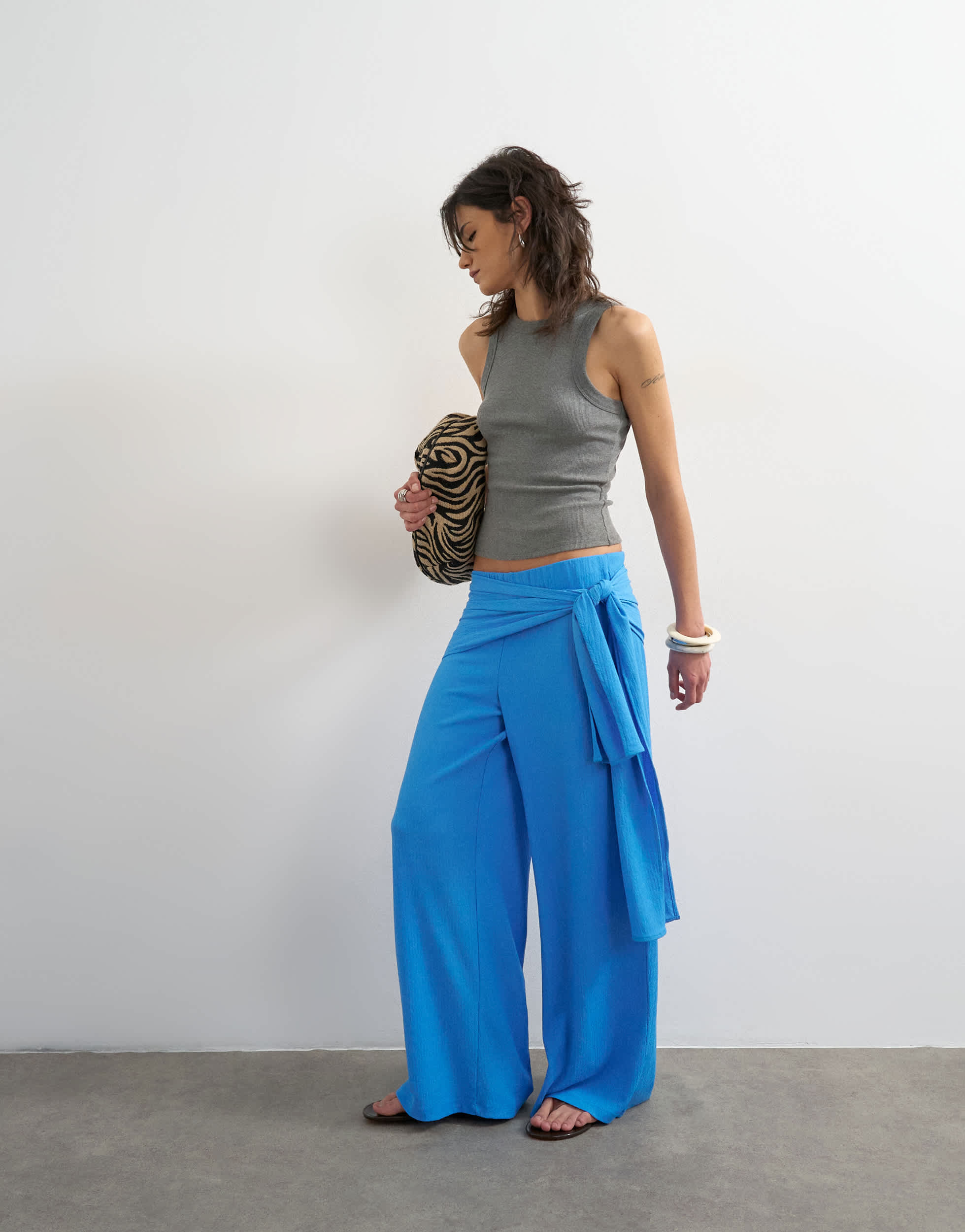 Topshop Plissee-Wickeltuch-Hose in Blau