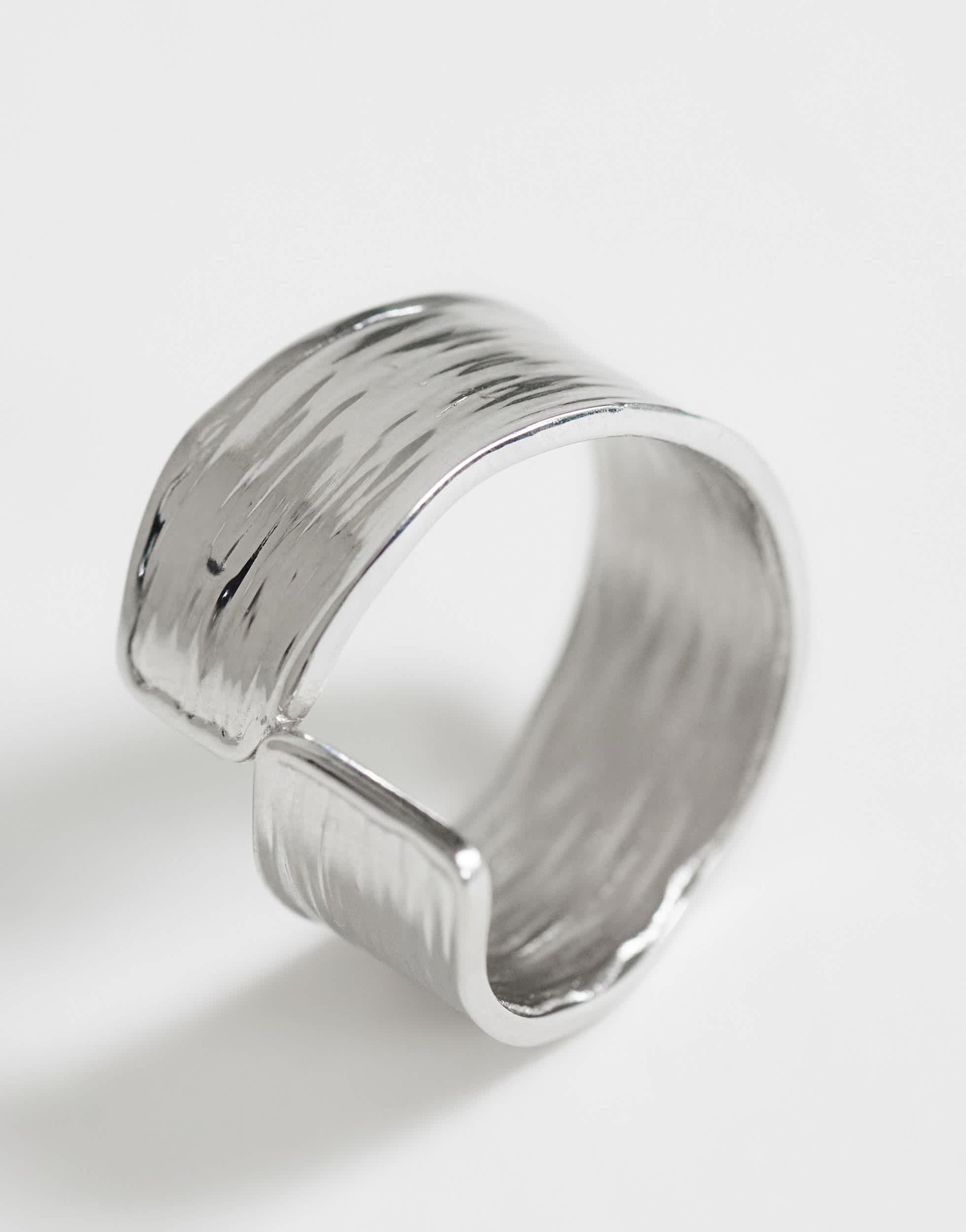 Topshop Rebecca waterproof hammered ring in silver