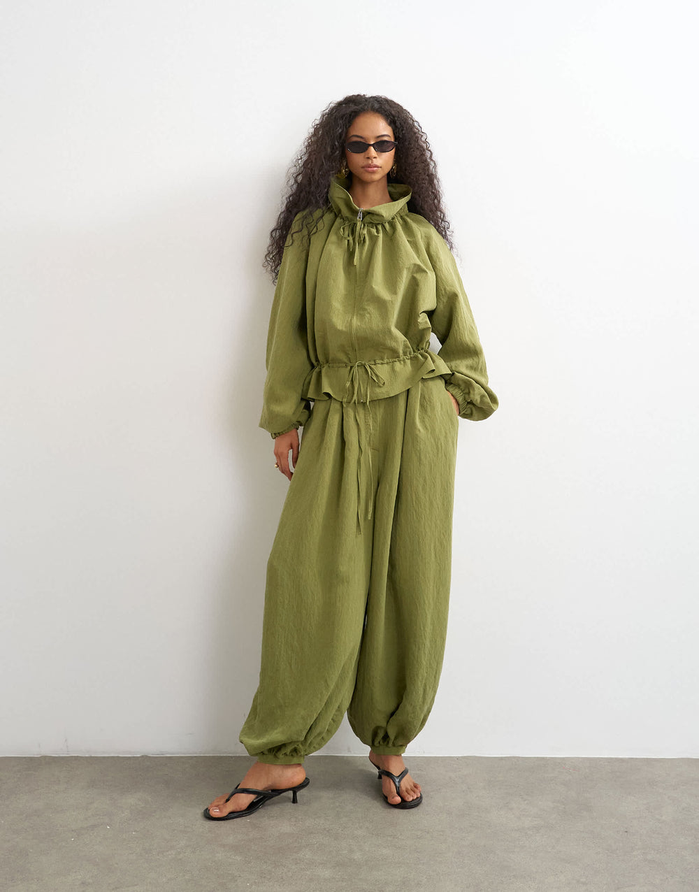 Topshop-Set aus Ballonhose mit Bindegürtel in Olivgrün