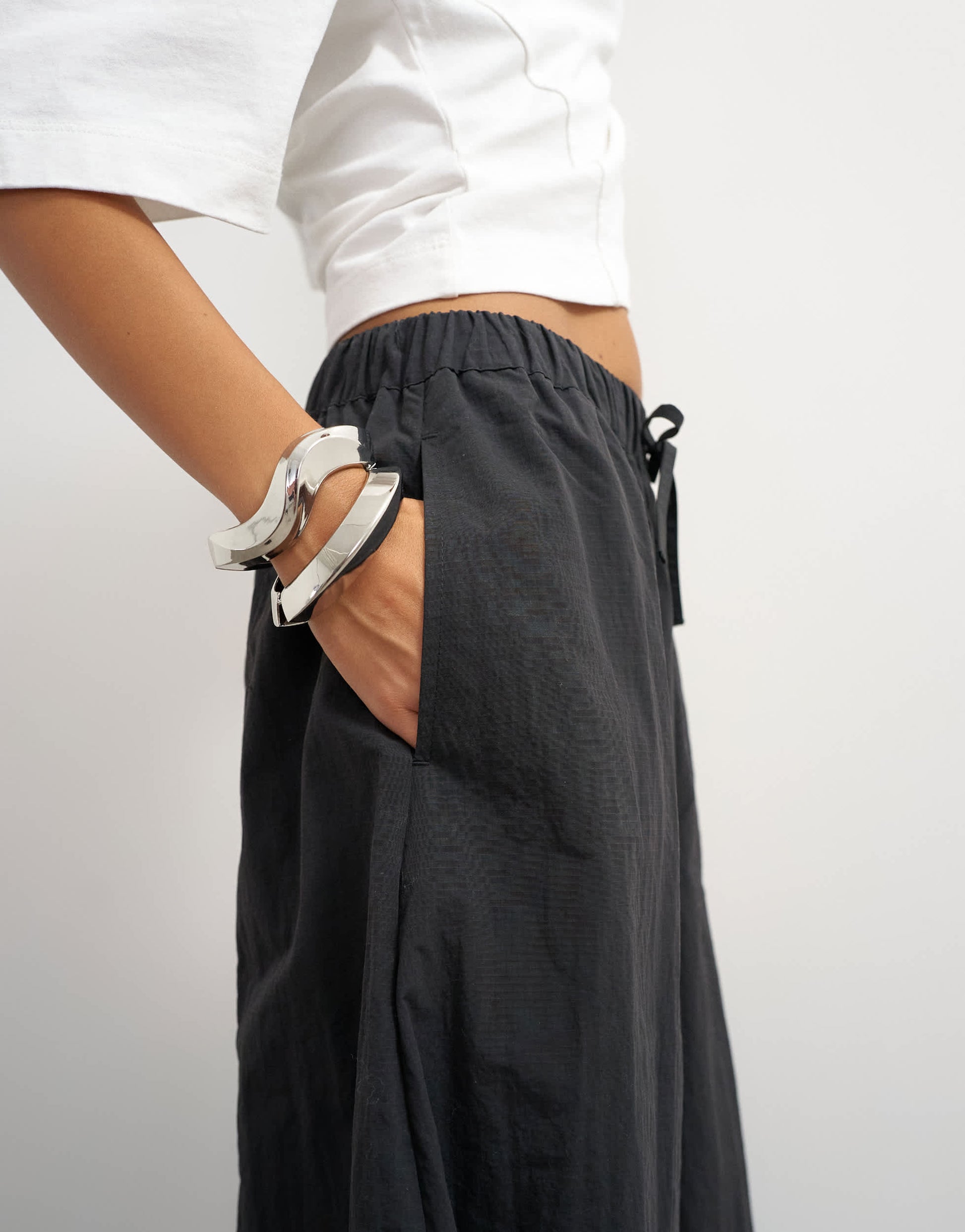 Topshop techy oversized ovoid mid length trouser in black