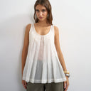 Transparentes, ärmelloses Pintuck-Top von Topshop in Weiß