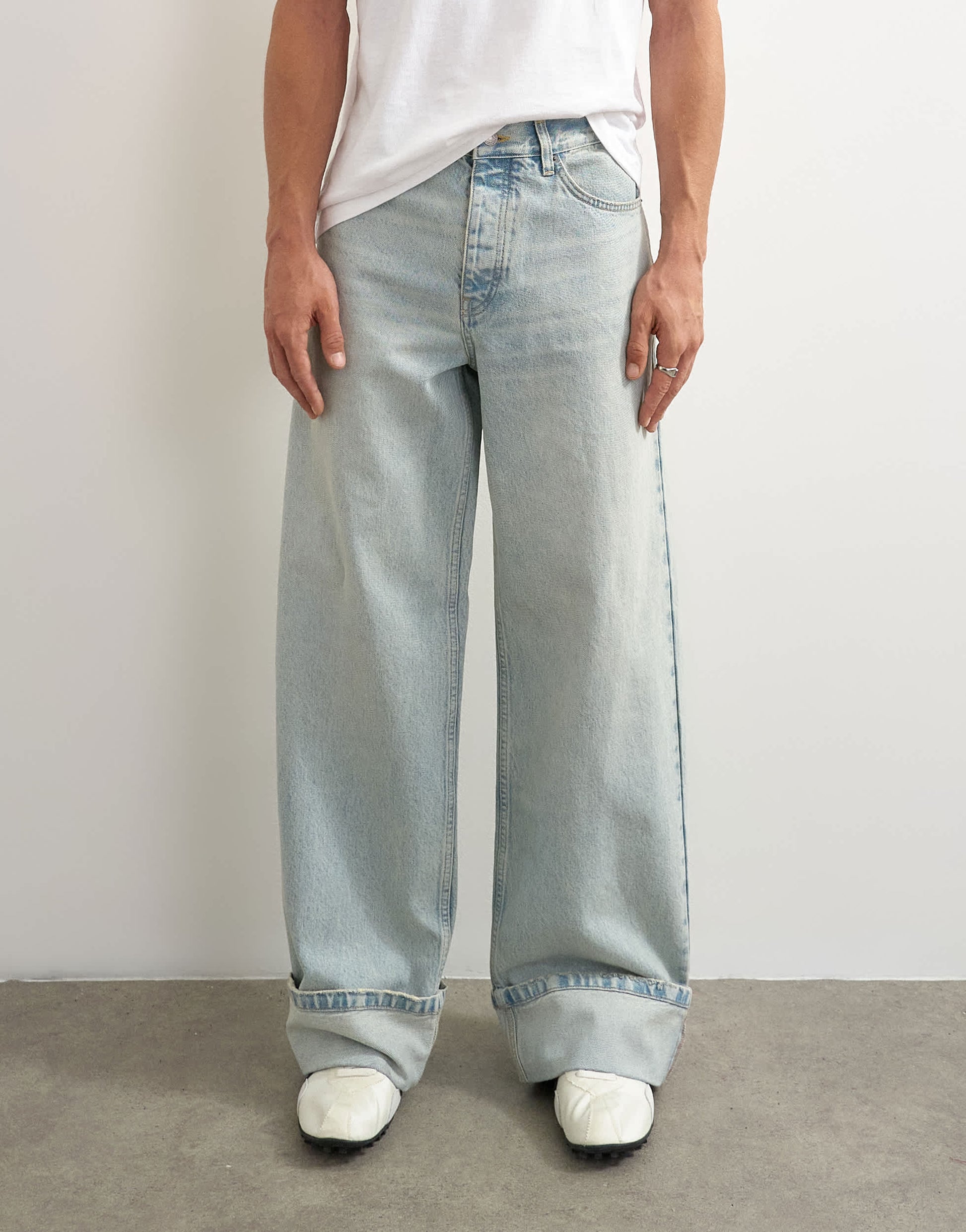 Topman rigid baggy fit jean with turn-up in light wash