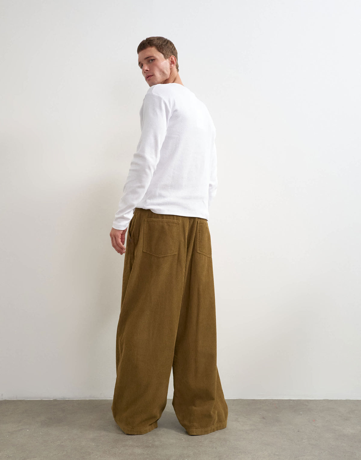 Topman balloon fit cord trouser with pleats in camel
