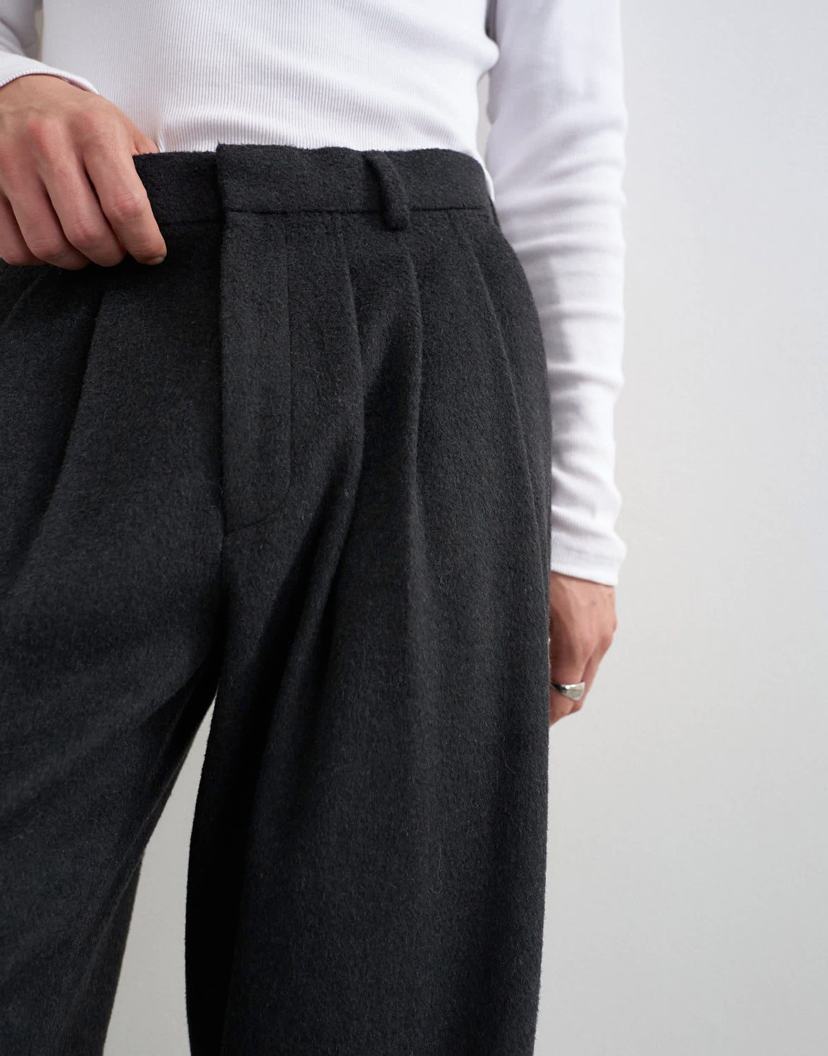 Topman wide leg textured trouser with pleats in charcoal