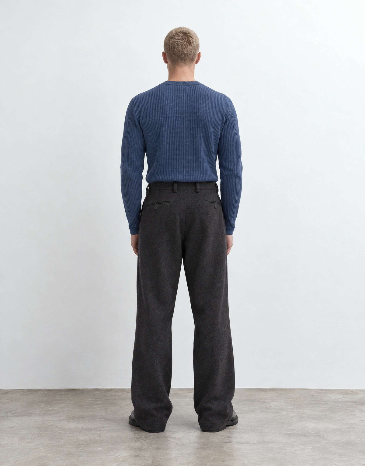 Topman wide leg textured trouser with pleats in charcoal