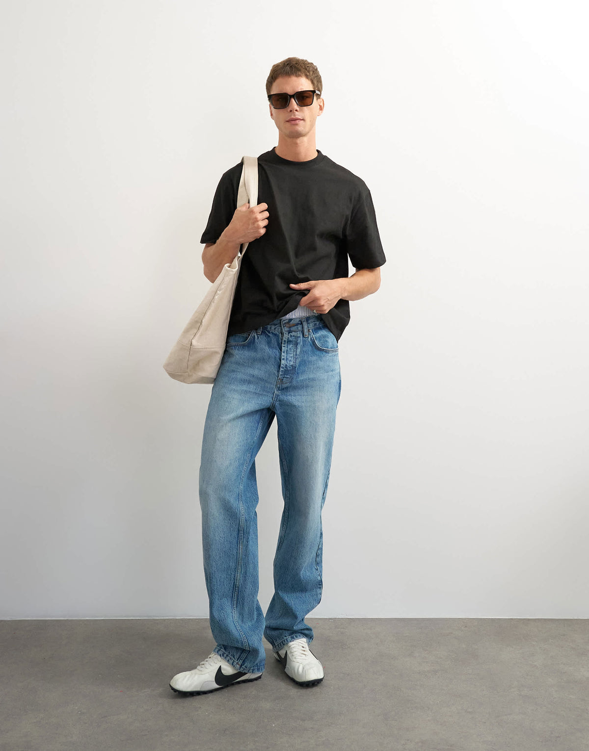 Topman relaxed fit crop t-shirt in black