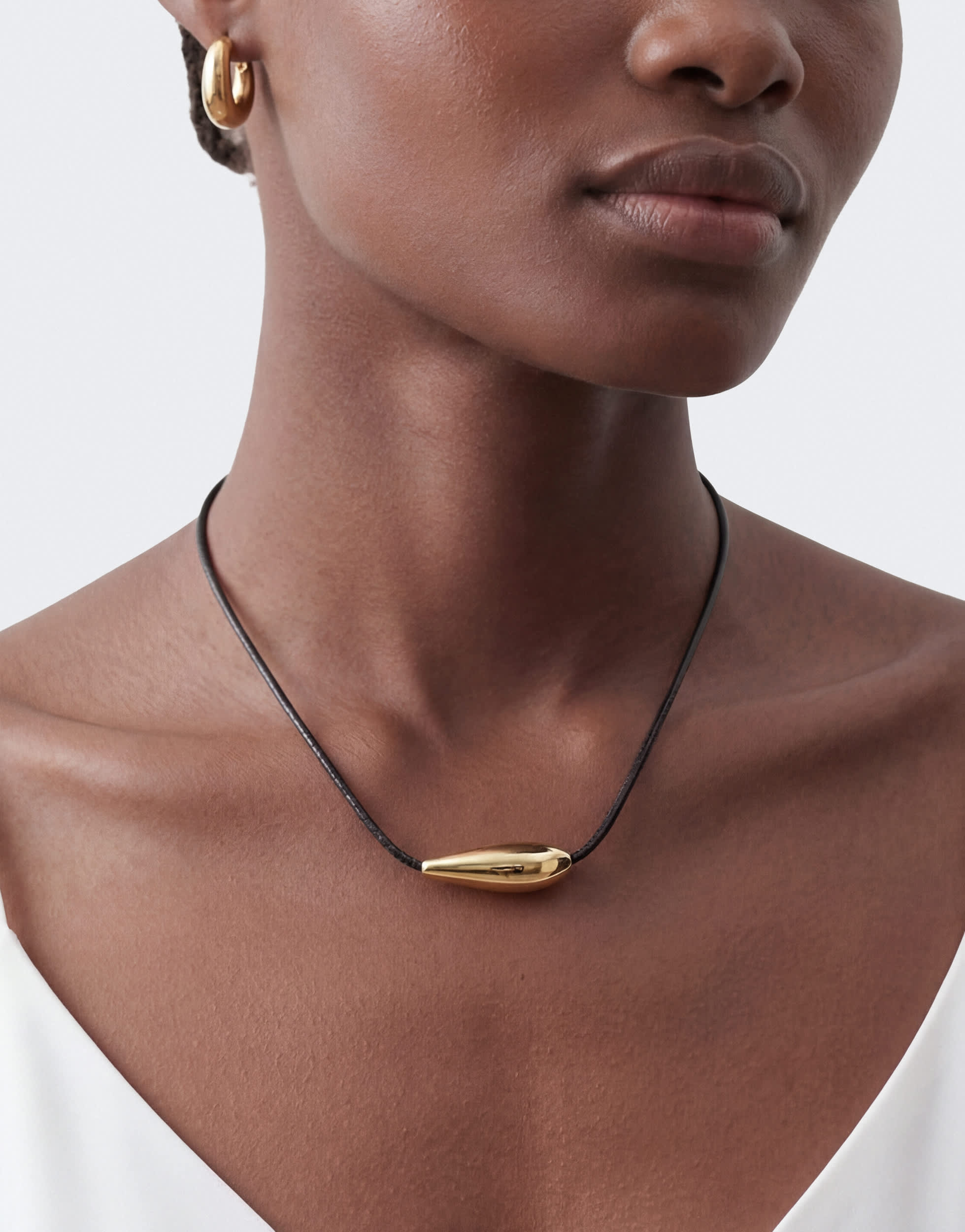 Topshop Octavia collar length necklace in black with gold detail