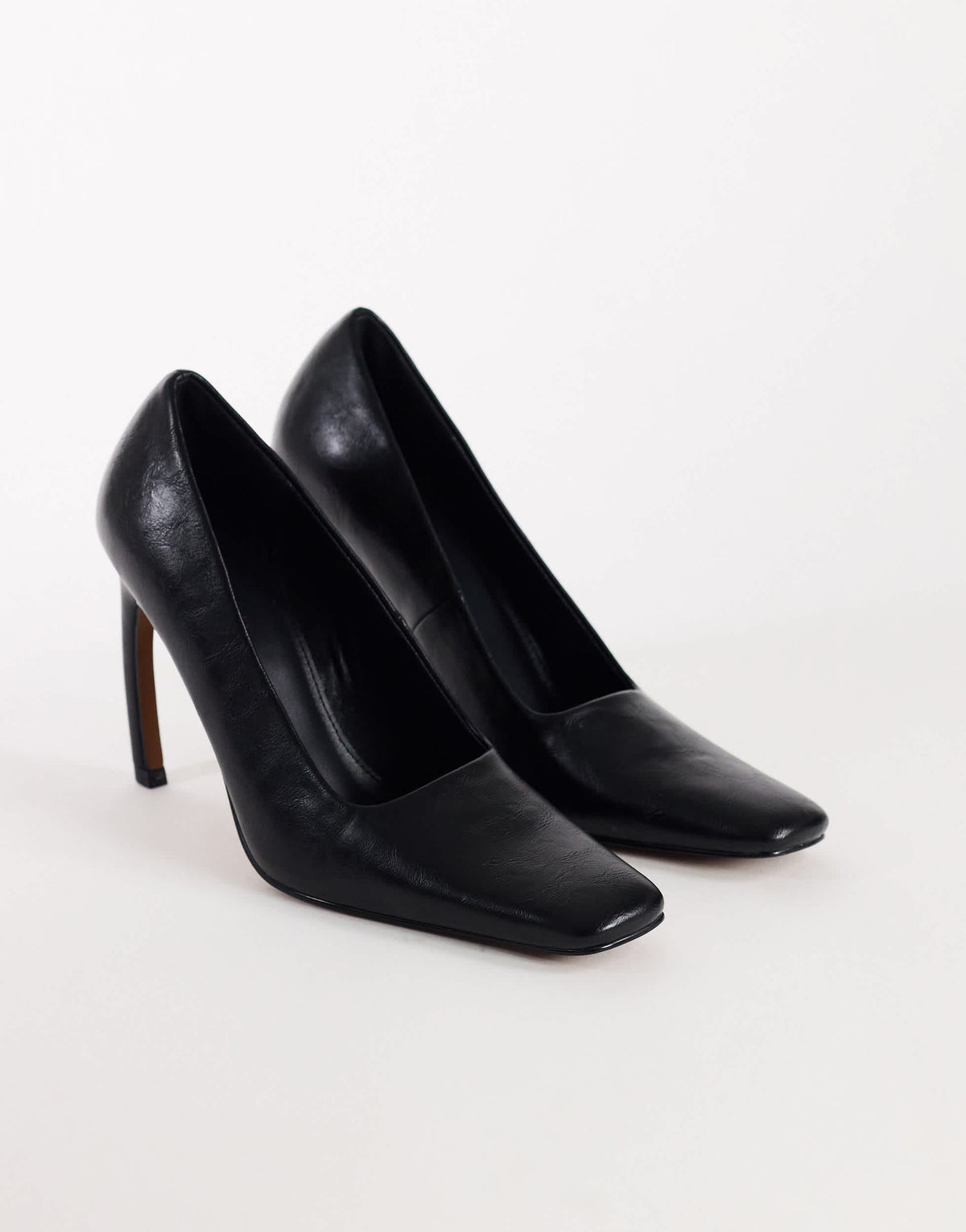 Topshop Amos chiselled banana heel court shoe in black