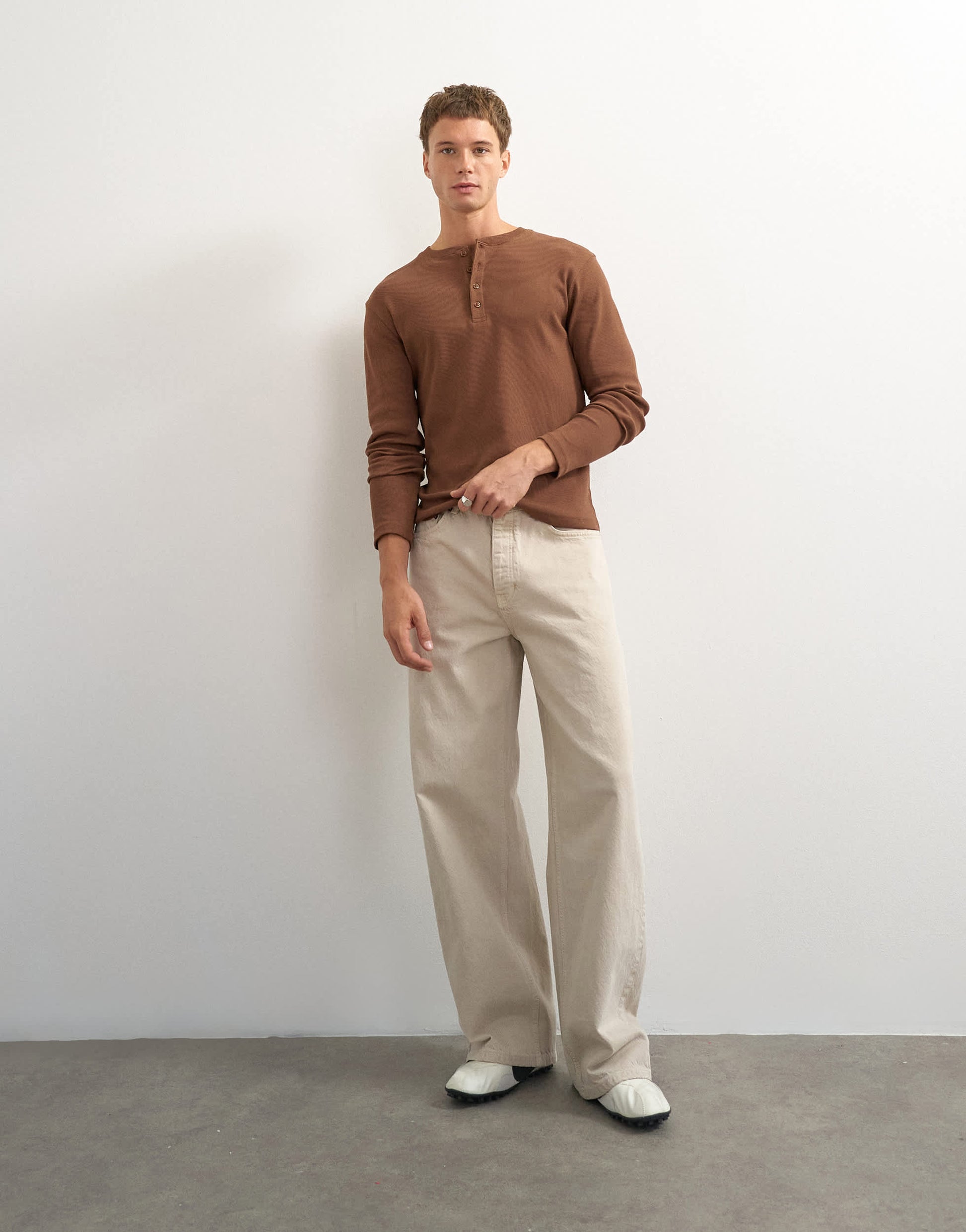 Topman slim fit long sleeve rib henley t-shirt in brown