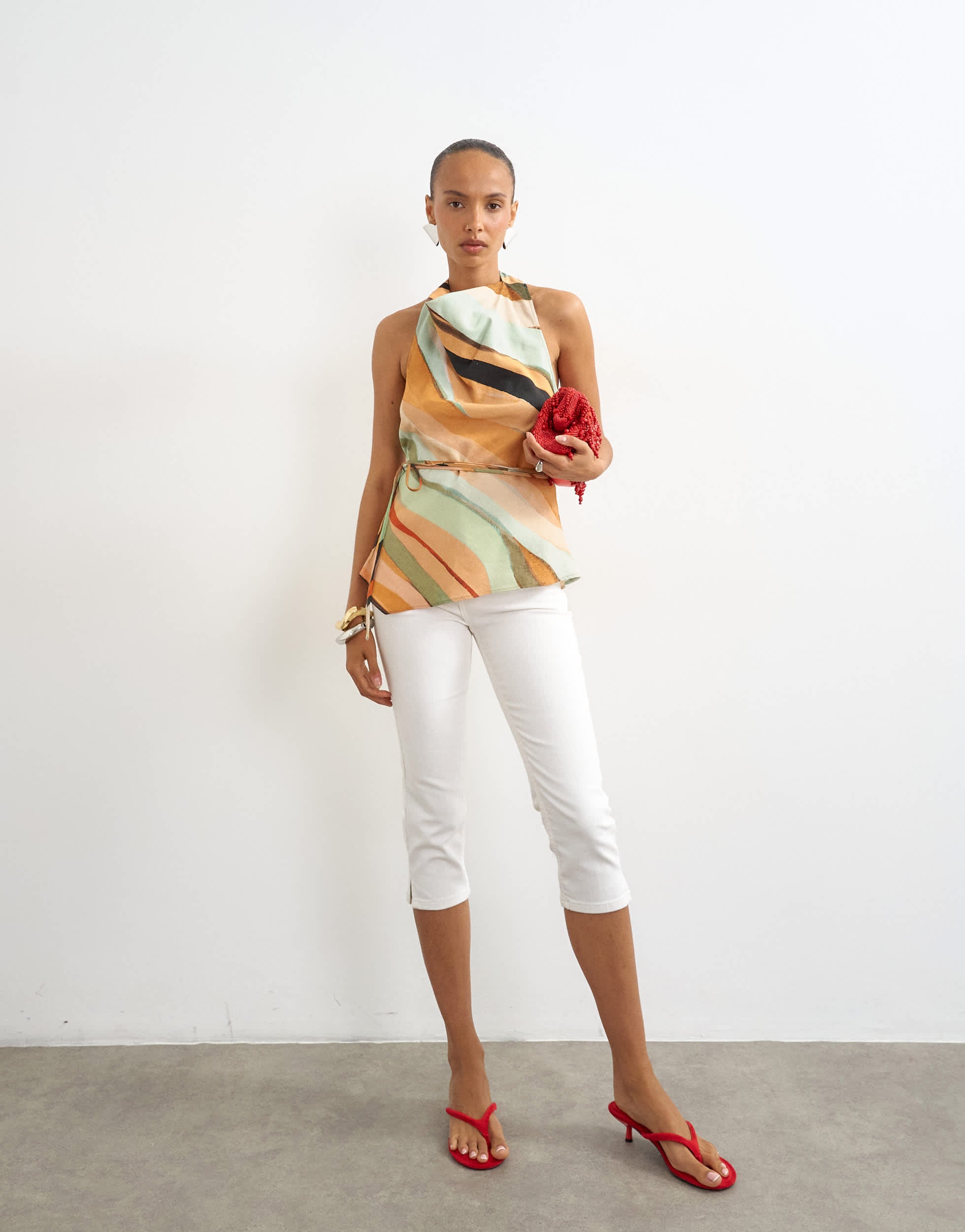 Topshop-Haltertop mit Bindebindung an der Taille und abstraktem Print
