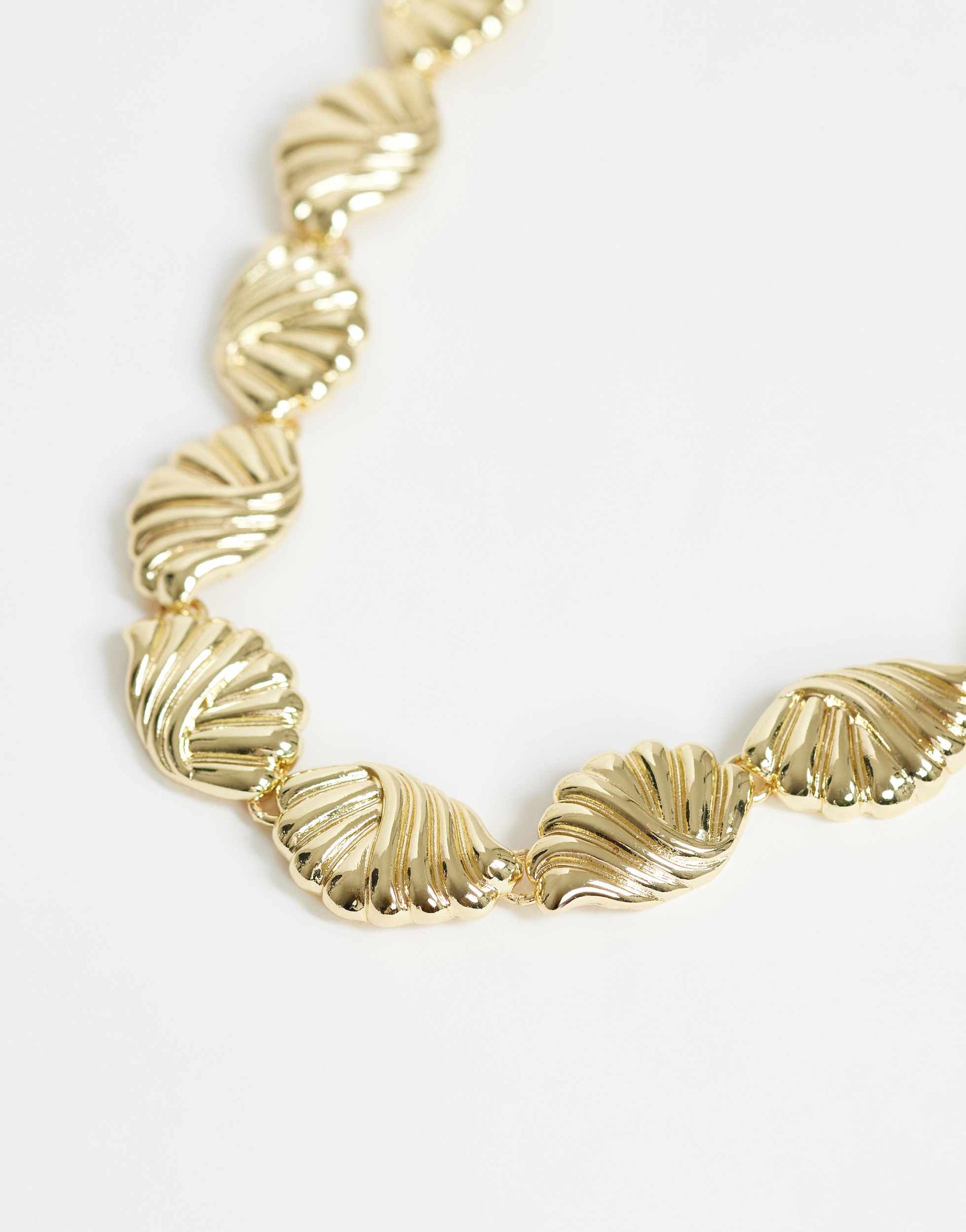 Topshop Naleigh swirl necklace in gold