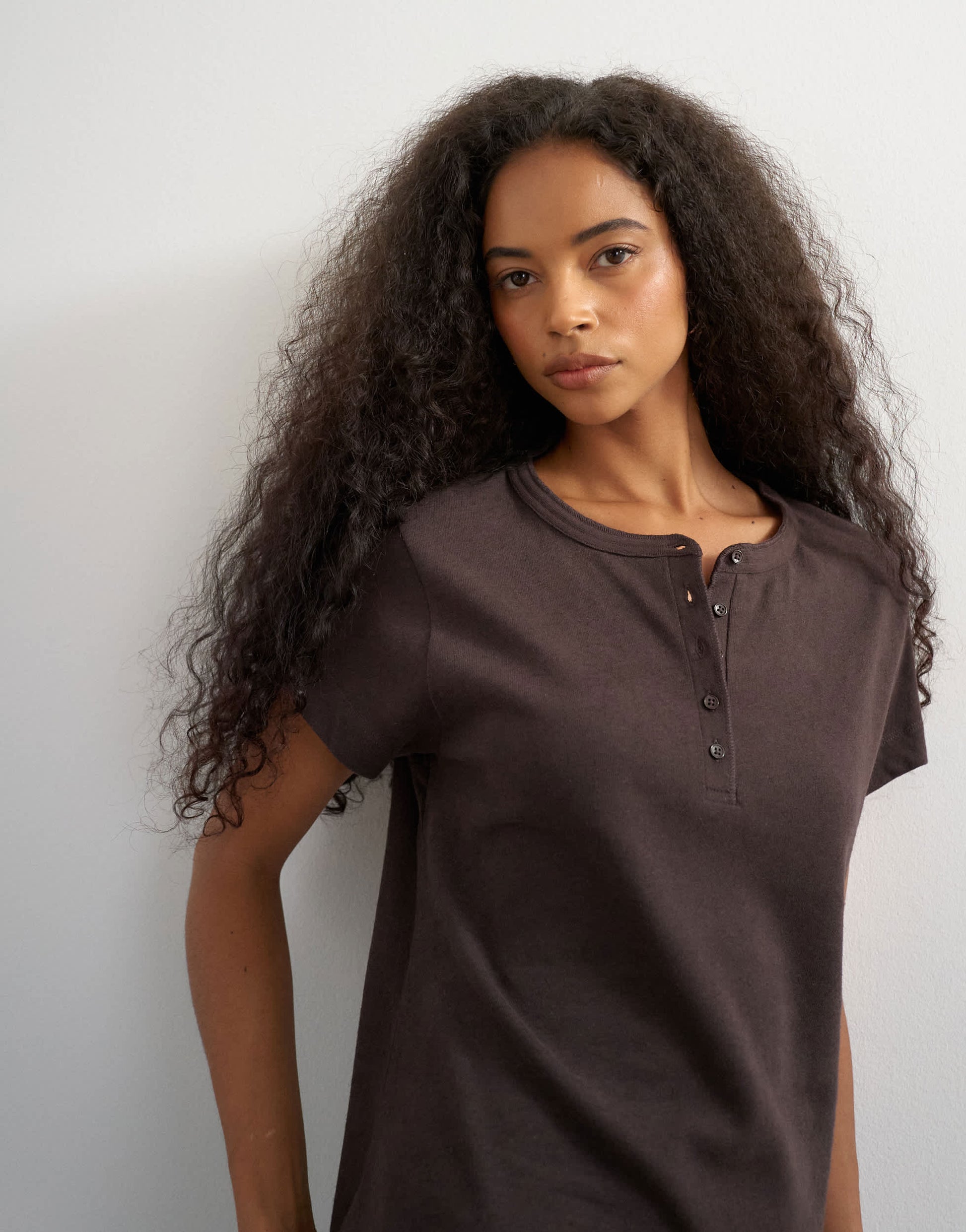 Topshop linen blend fitted short sleeve henley in chocolate