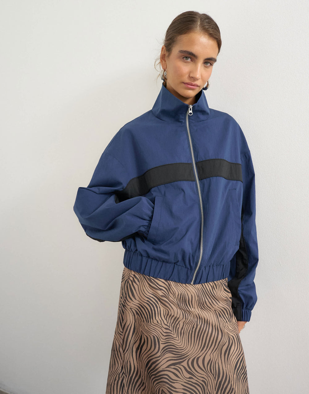 Veste de sport à col entonnoir et rayures contrastées Topshop, bleu marine