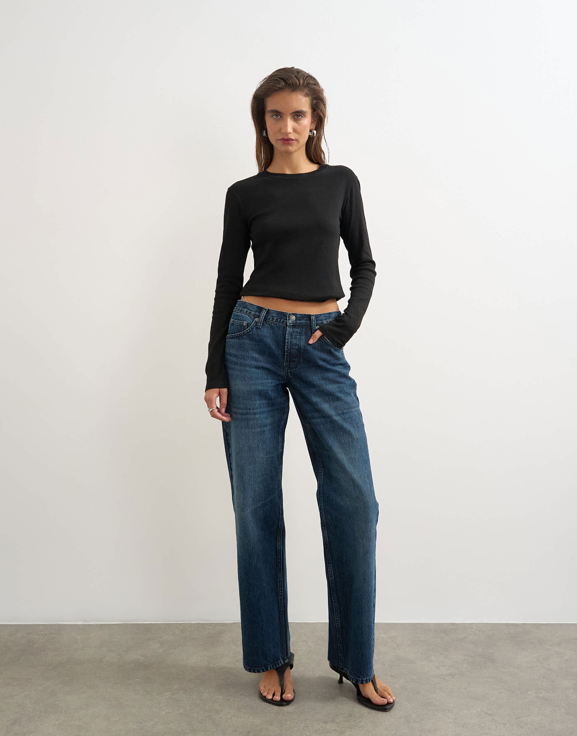 Topshop Ember low rise relaxed straight leg jean in blue black