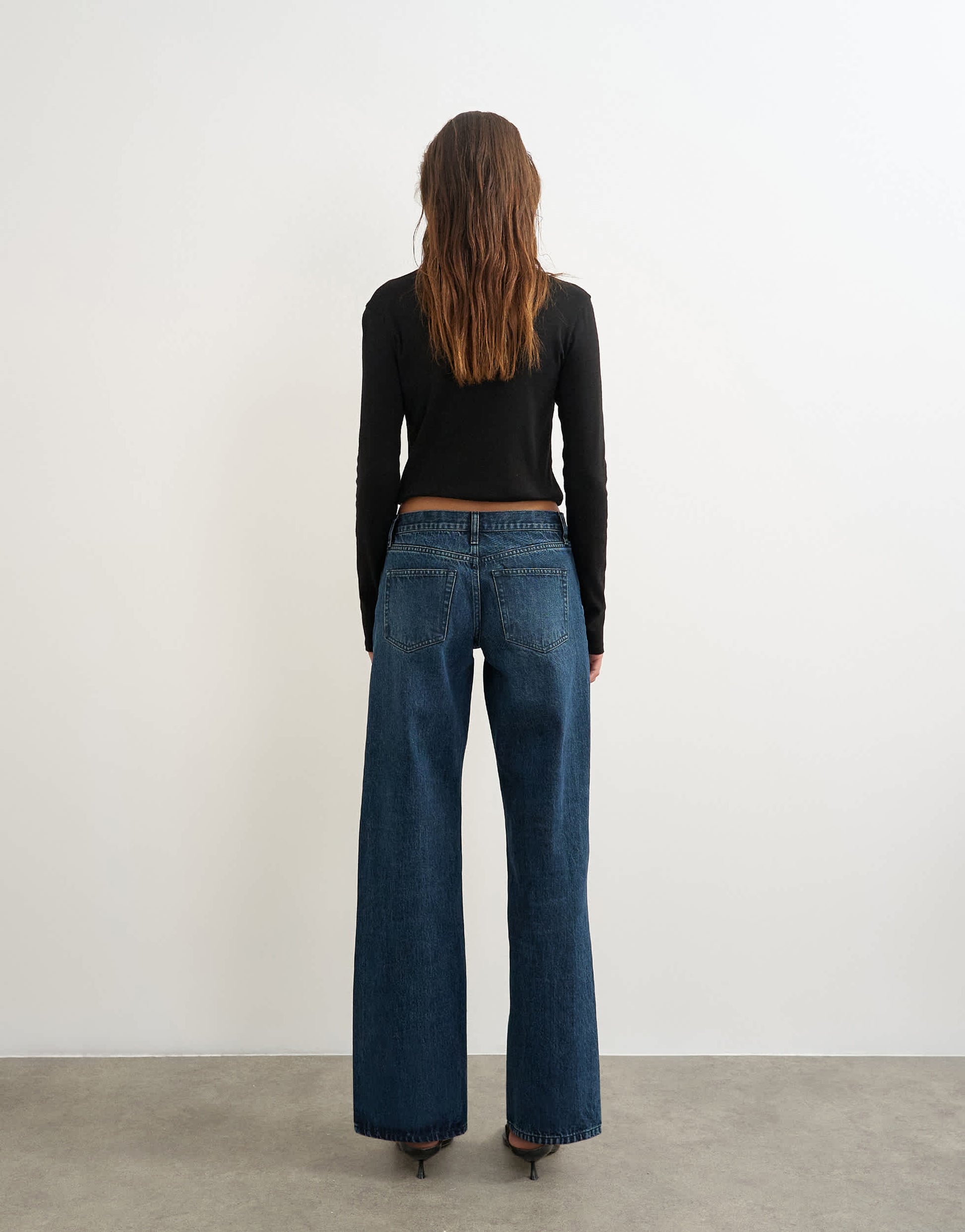 Topshop Ember low rise relaxed straight leg jean in blue black