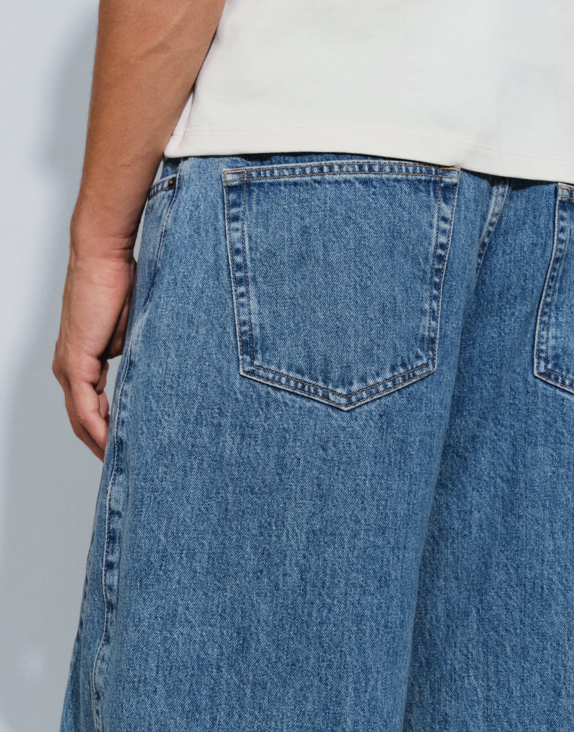 Topman rigid barrel fit jean in mid wash