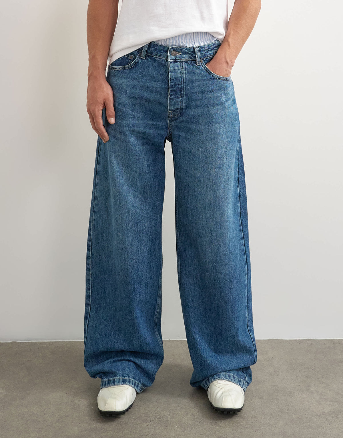 Topman rigid baggy fit jean in mid wash