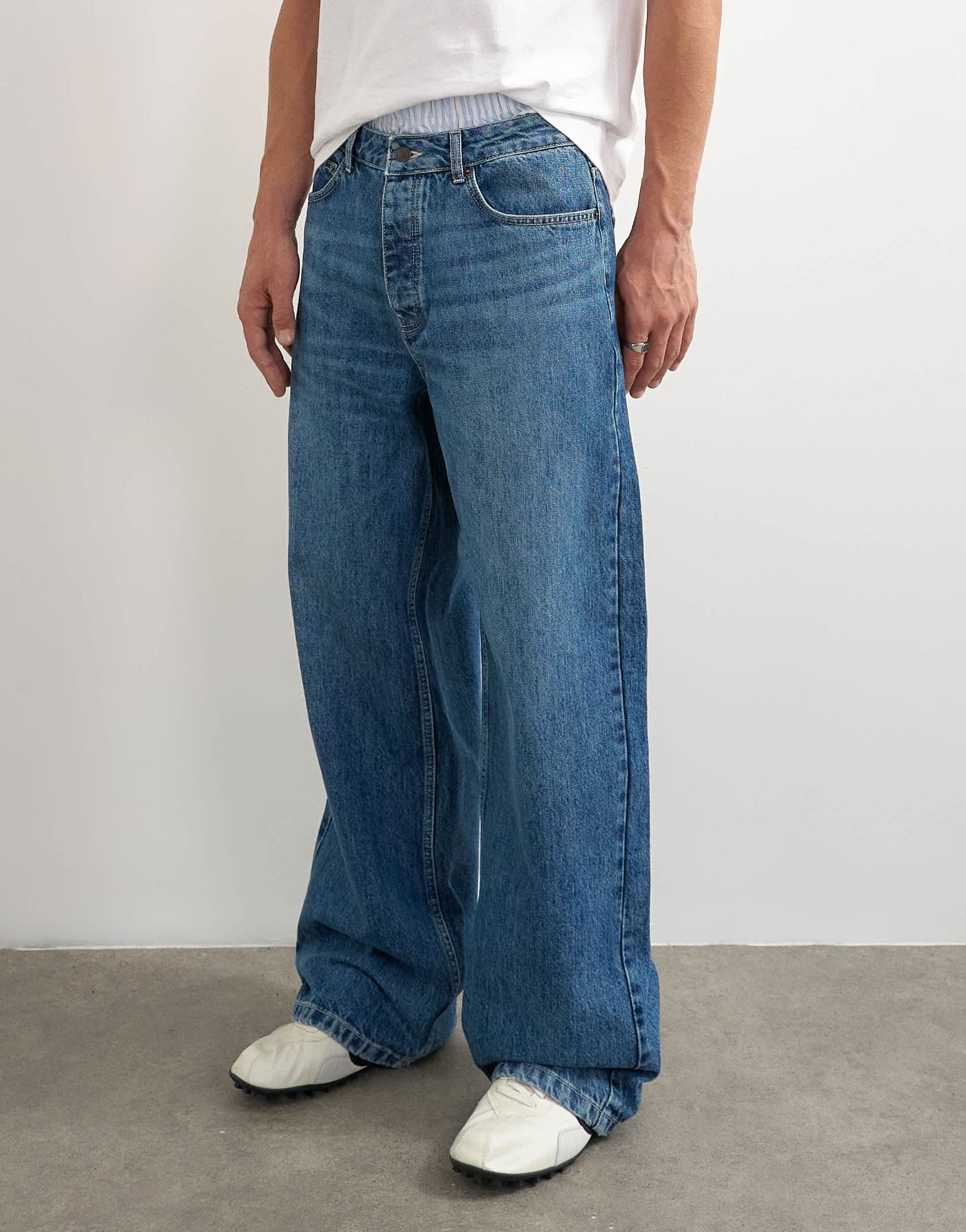 Topman rigid baggy fit jean in mid wash