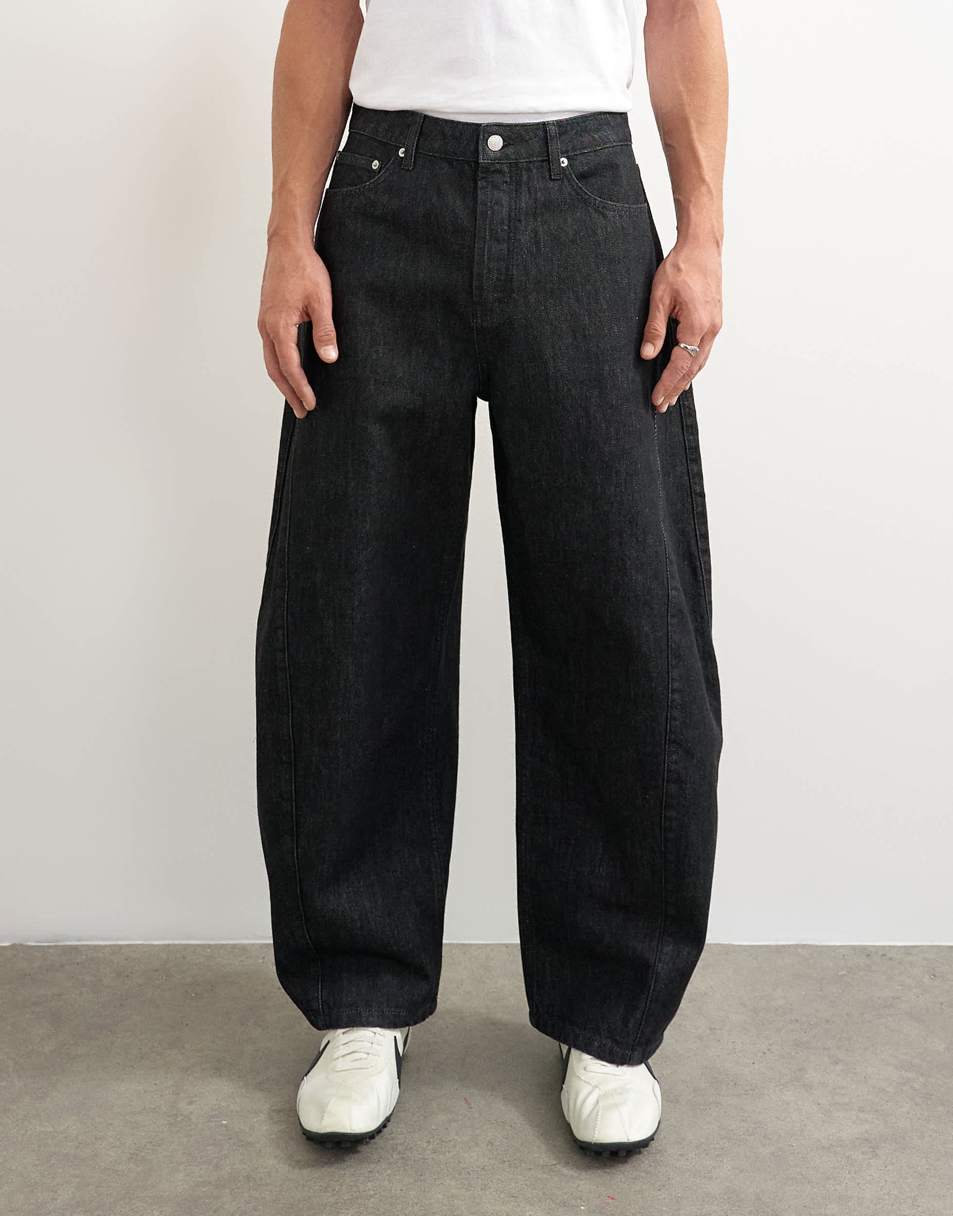 Topman rigid barrel fit jean in raw black