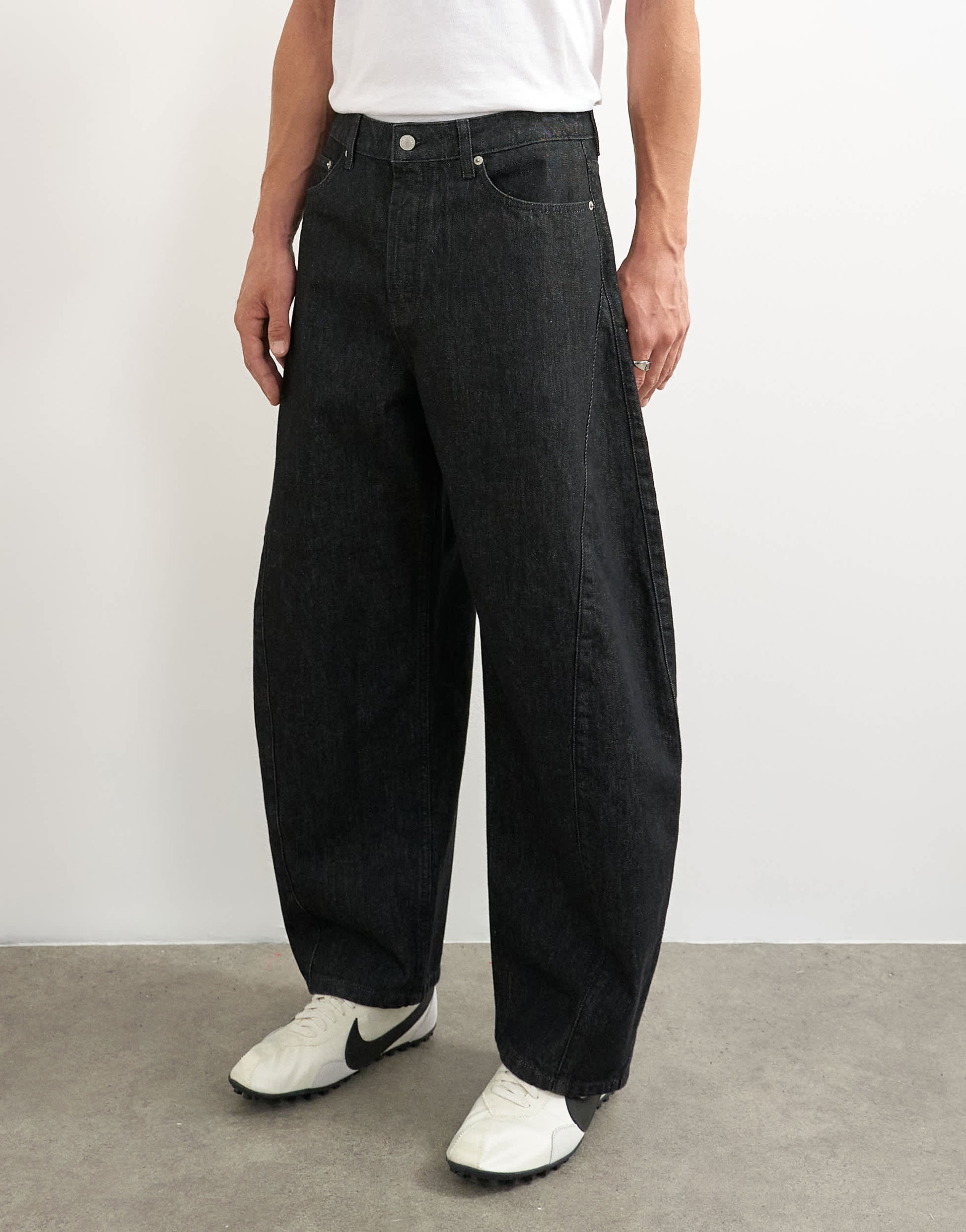 Topman rigid barrel fit jean in raw black