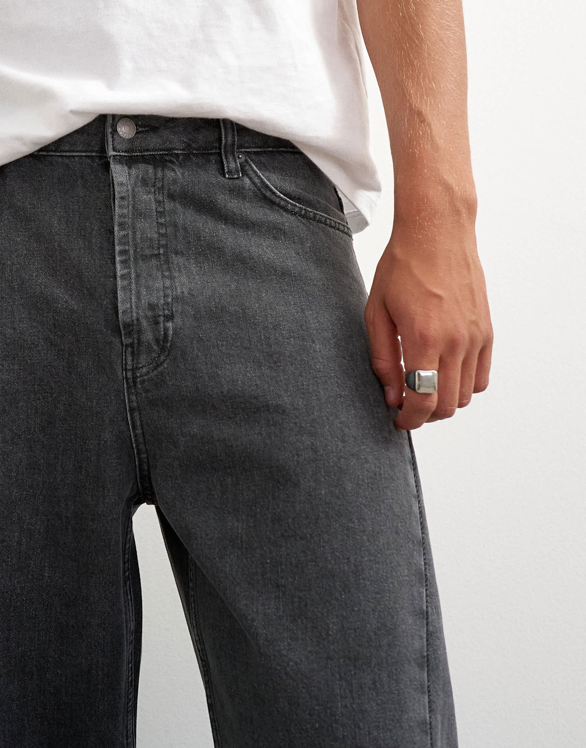 Topman rigid barrel fit jean in washed black