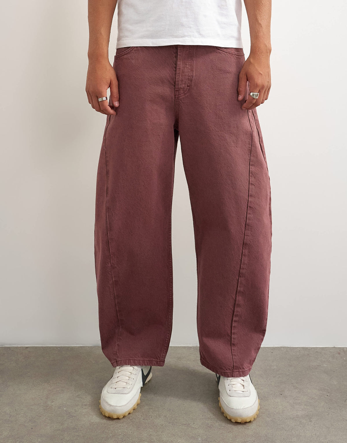 Topman rigid barrel fit jean in washed burgundy