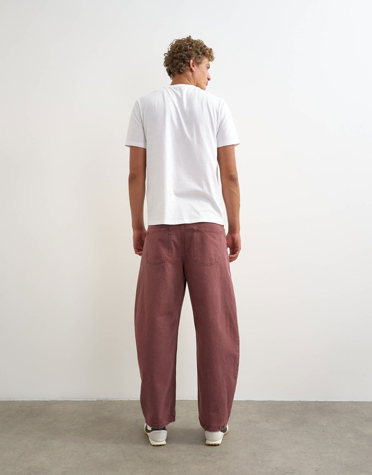 Topman rigid barrel fit jean in washed burgundy
