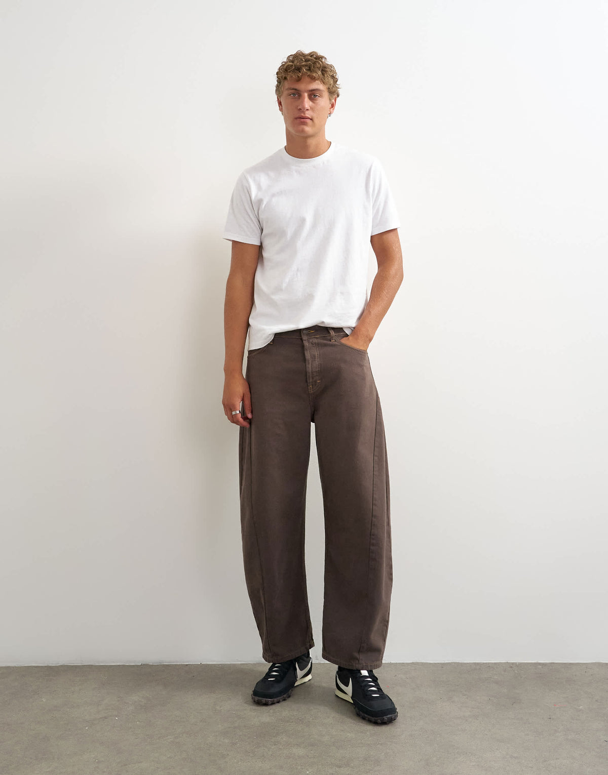 Topman rigid barrel fit jean in clean brown