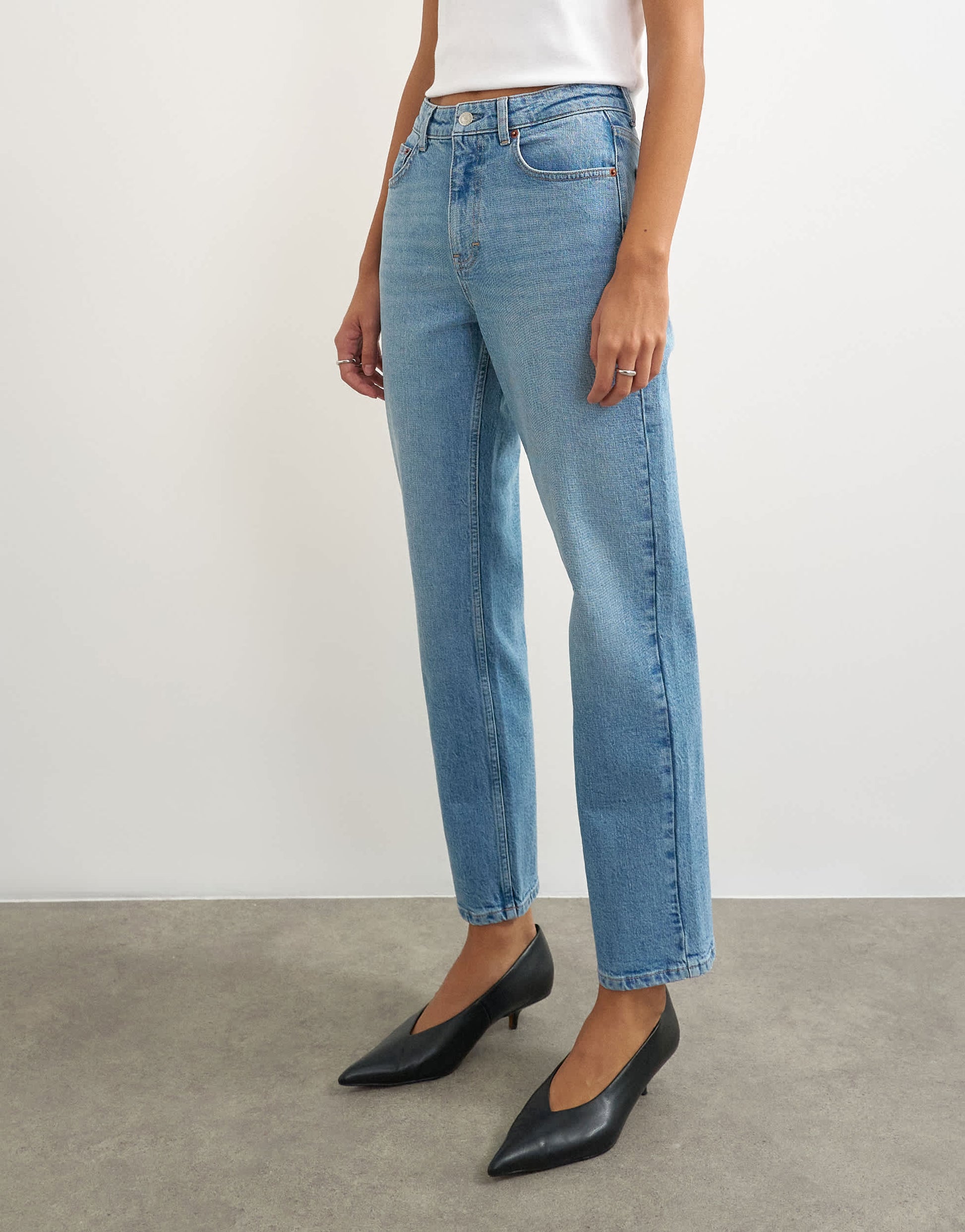 Topshop Orson comfort stretch straight leg ankle grazer jean in bleach