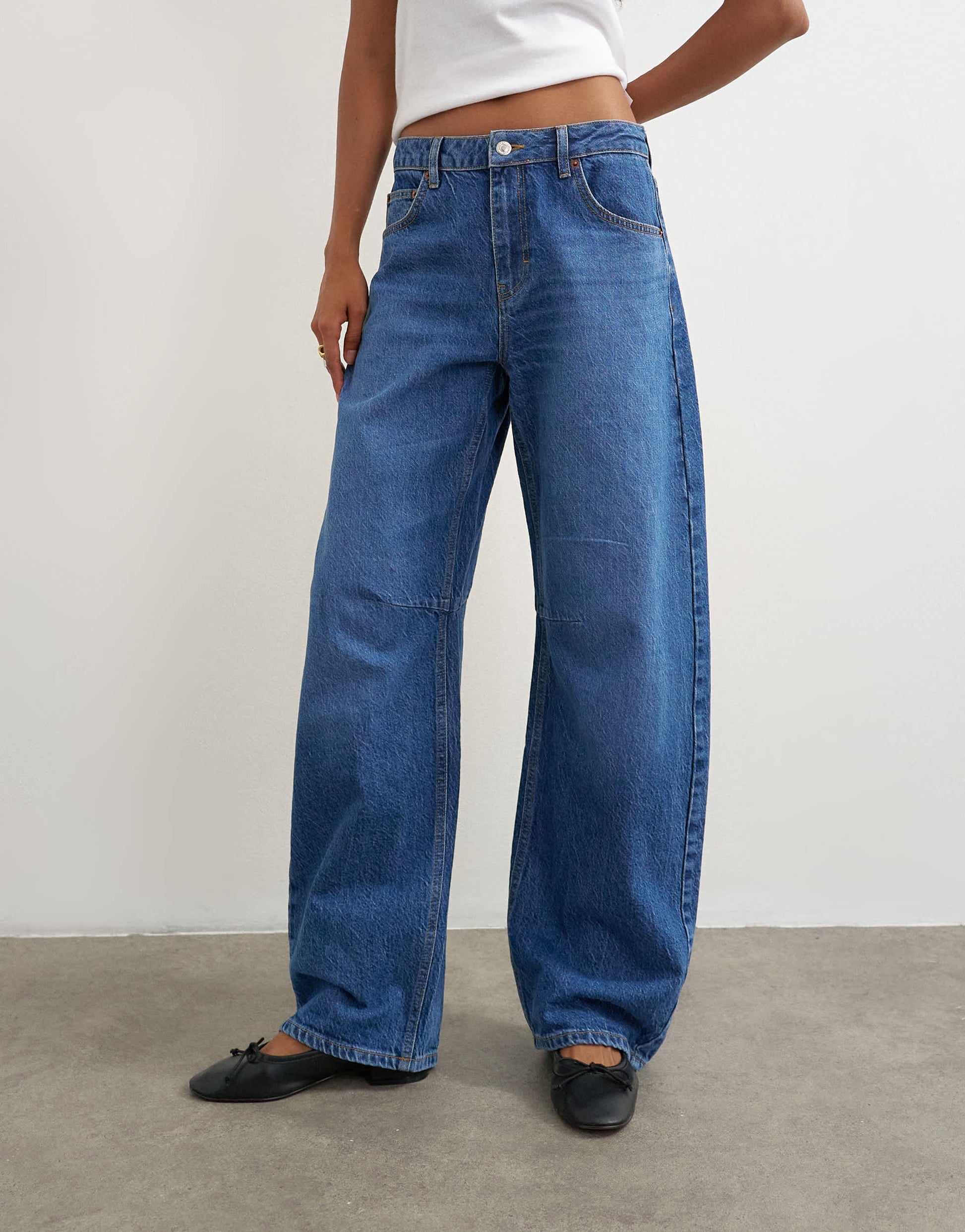 Topshop Barrel mid rise jean in mid blue