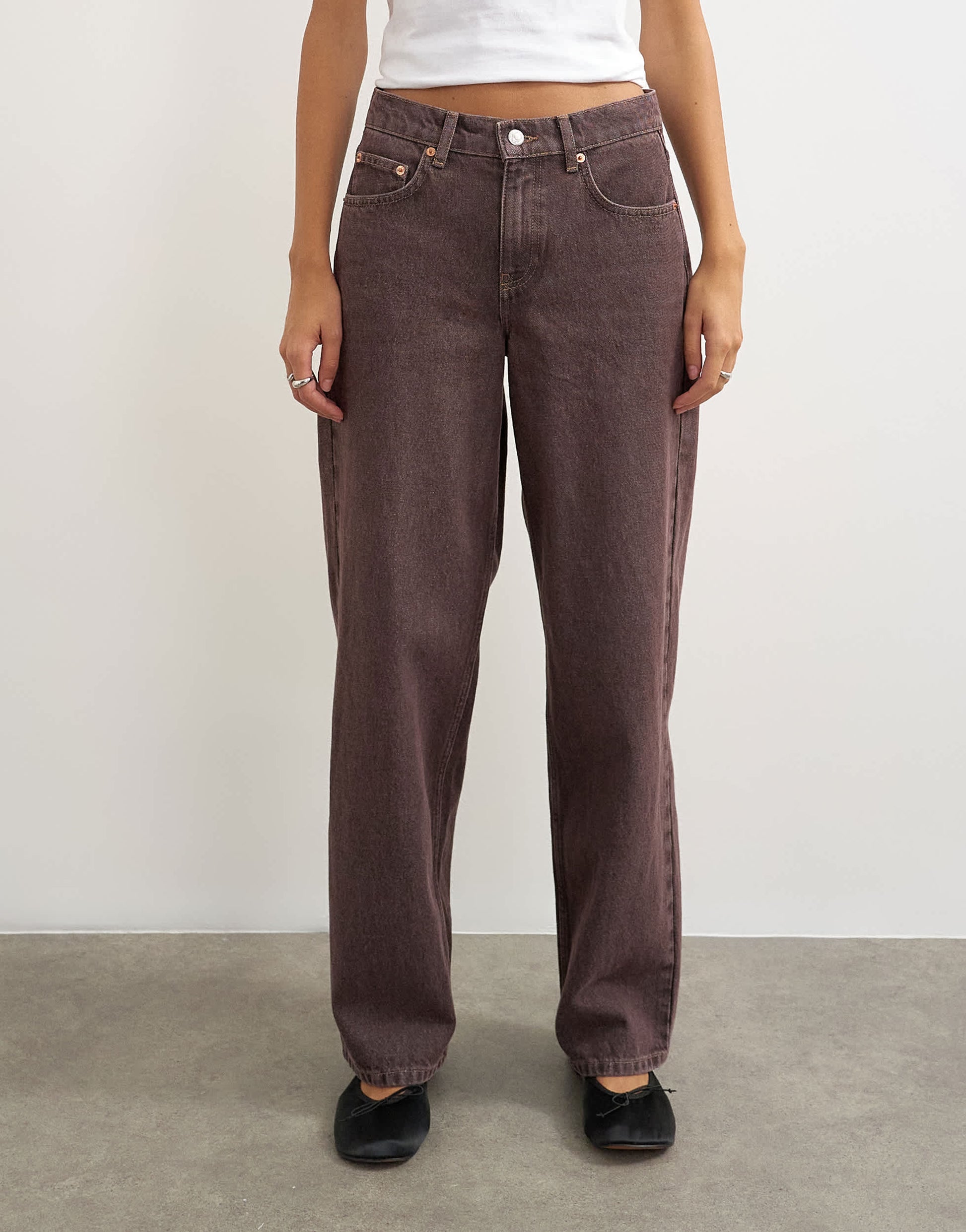 Topshop Cinch low rise relaxed jean in chocolate