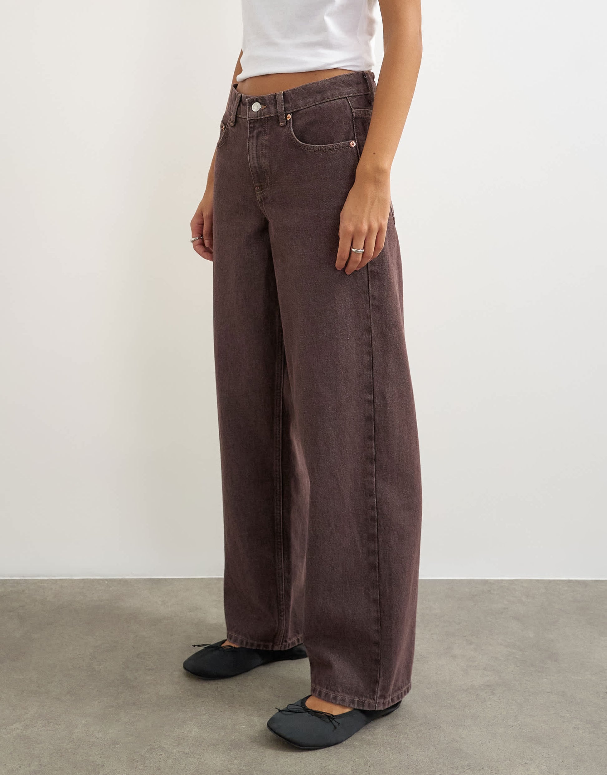 Topshop Cinch low rise relaxed jean in chocolate