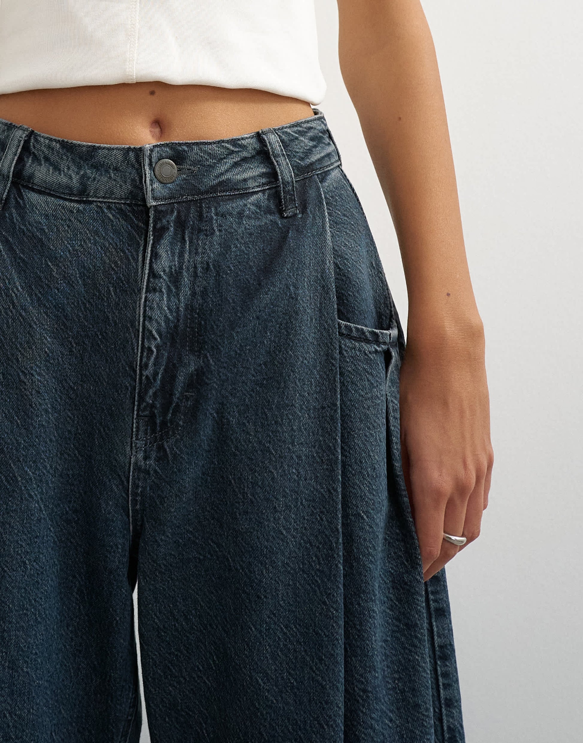 Topshop Cocoon mid rise barrel jean in blue black