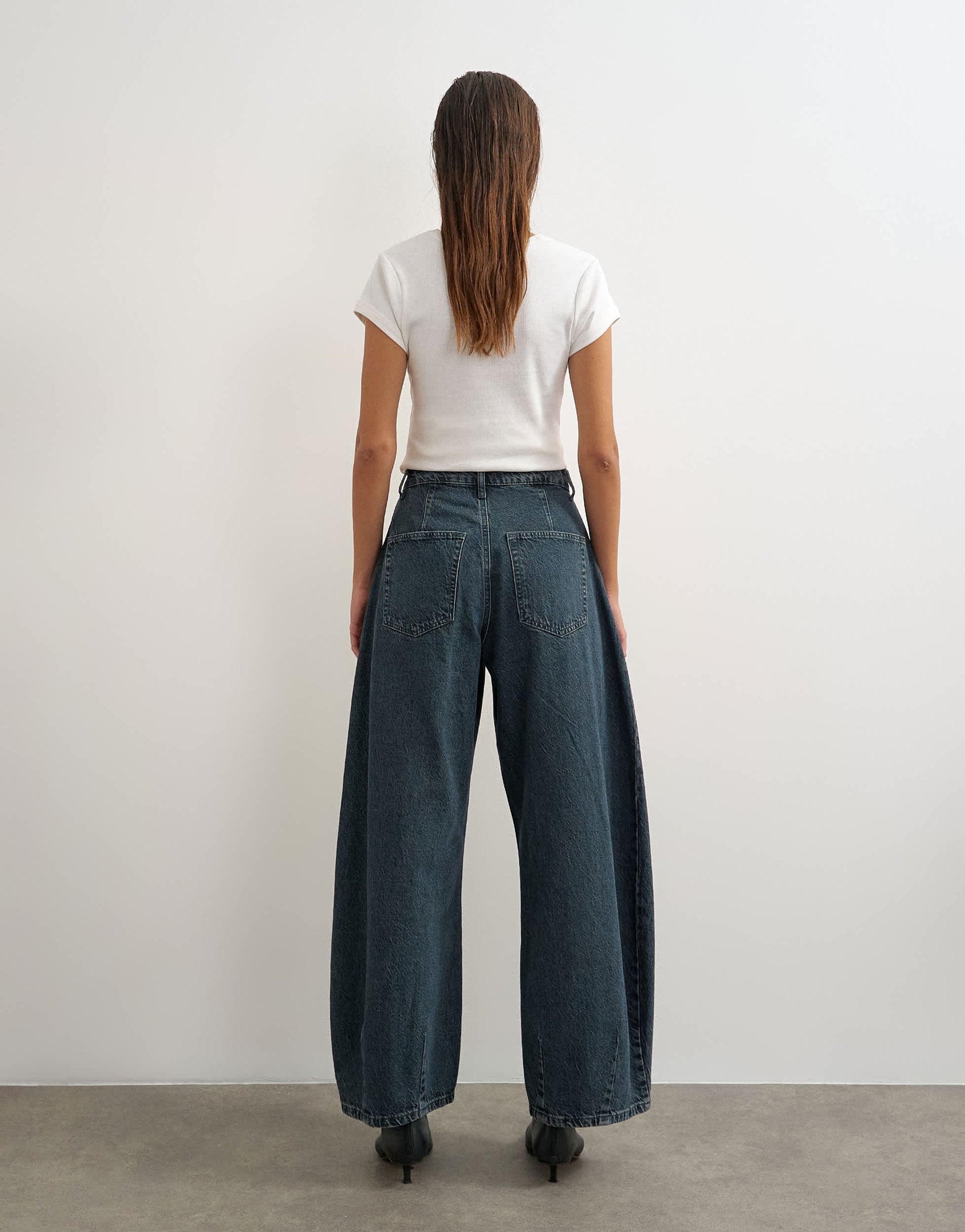 Topshop Cocoon mid rise barrel jean in blue black