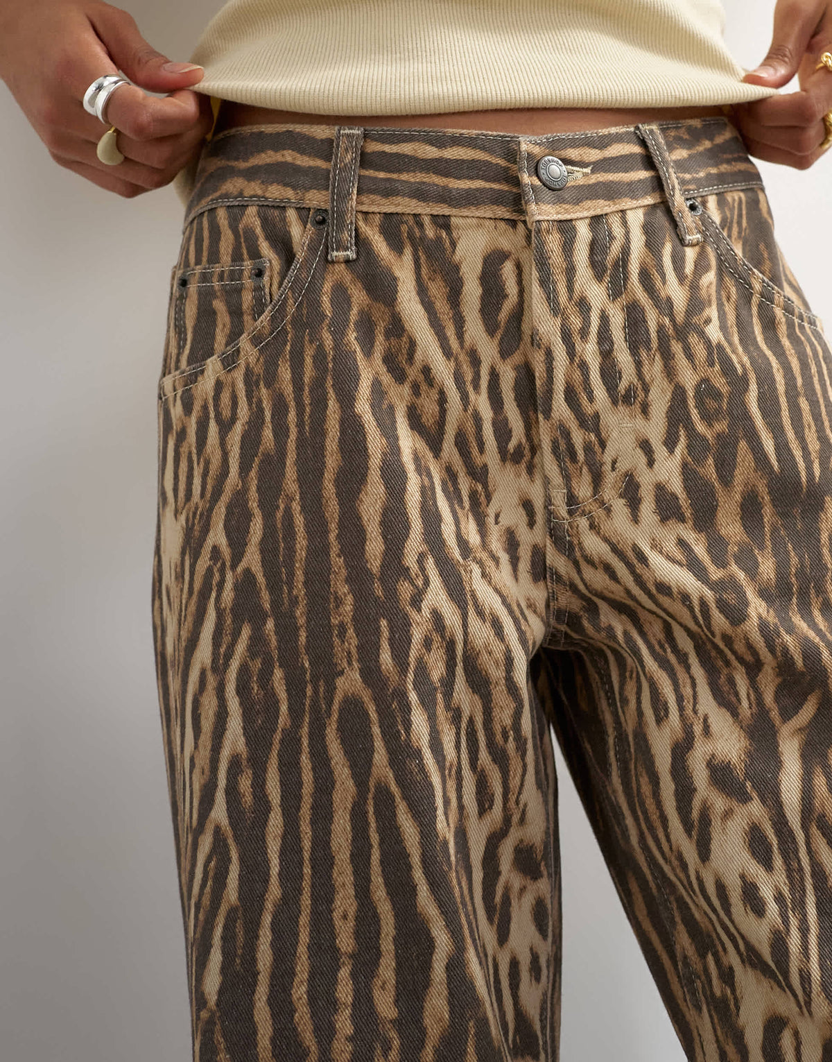 Topshop Ember low rise relaxed straight leg jean in leopard print