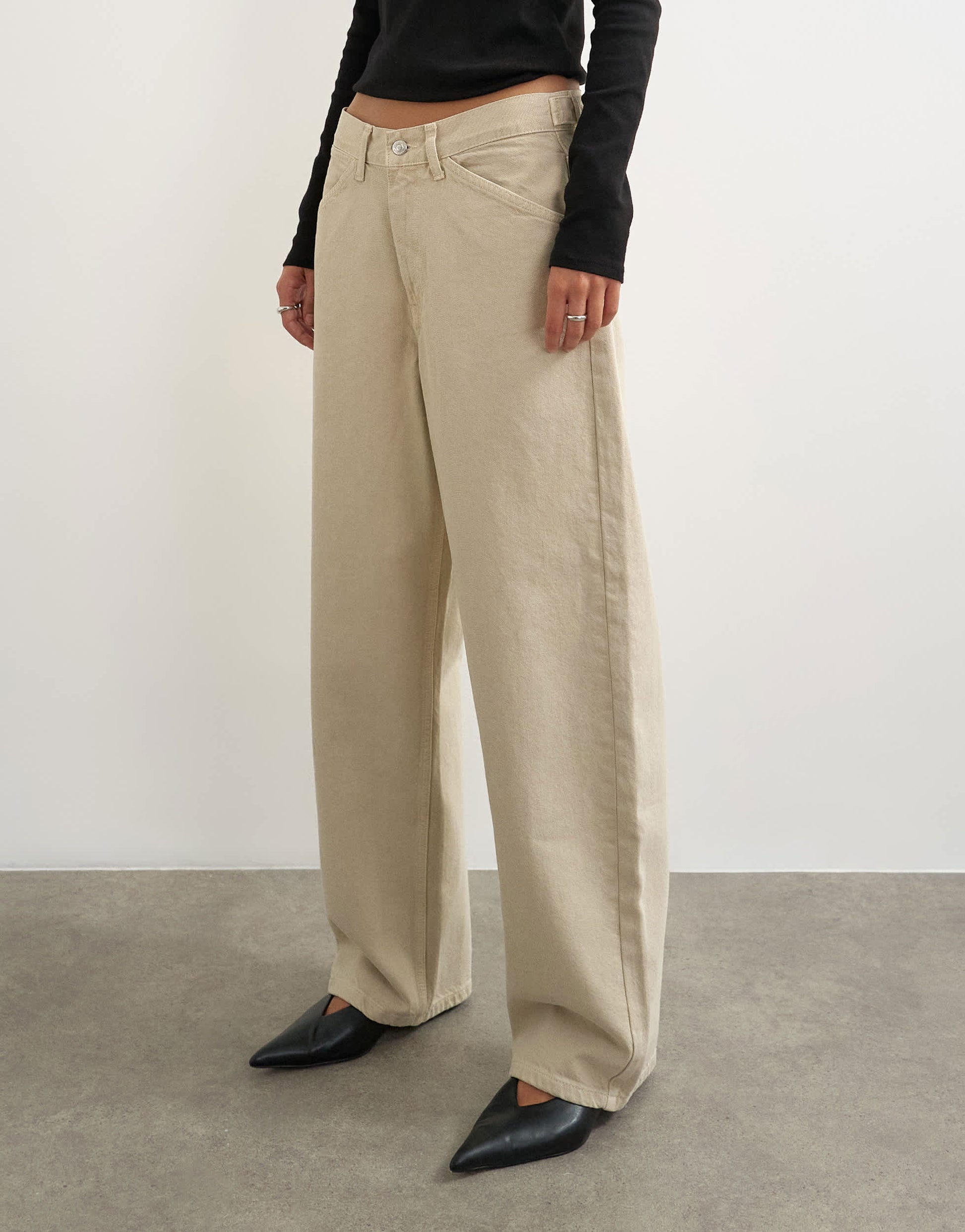 Topshop Dillan Baggy Dad low rise jean in winter oat