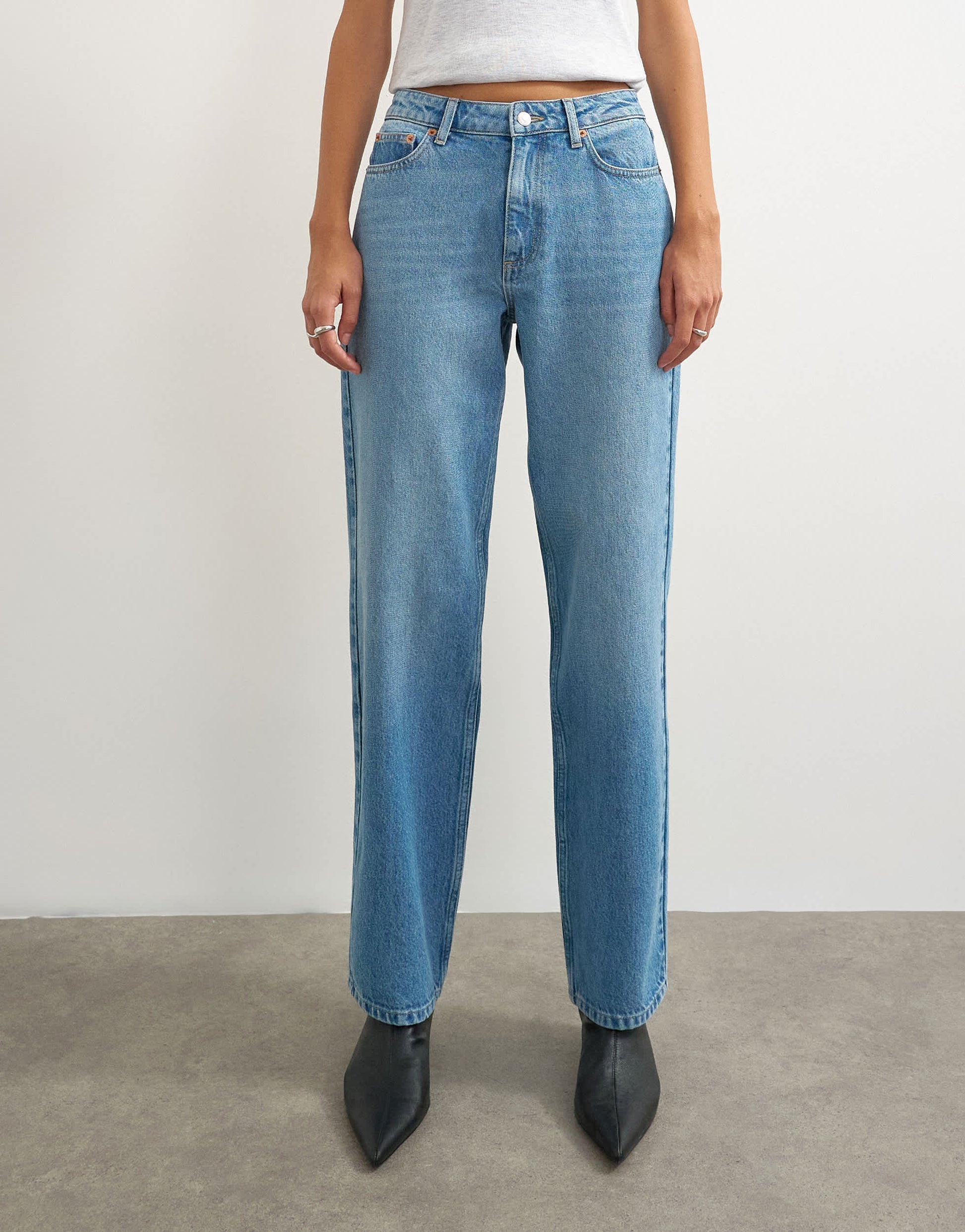 Topshop Vintage straight mid rise jean in bleach