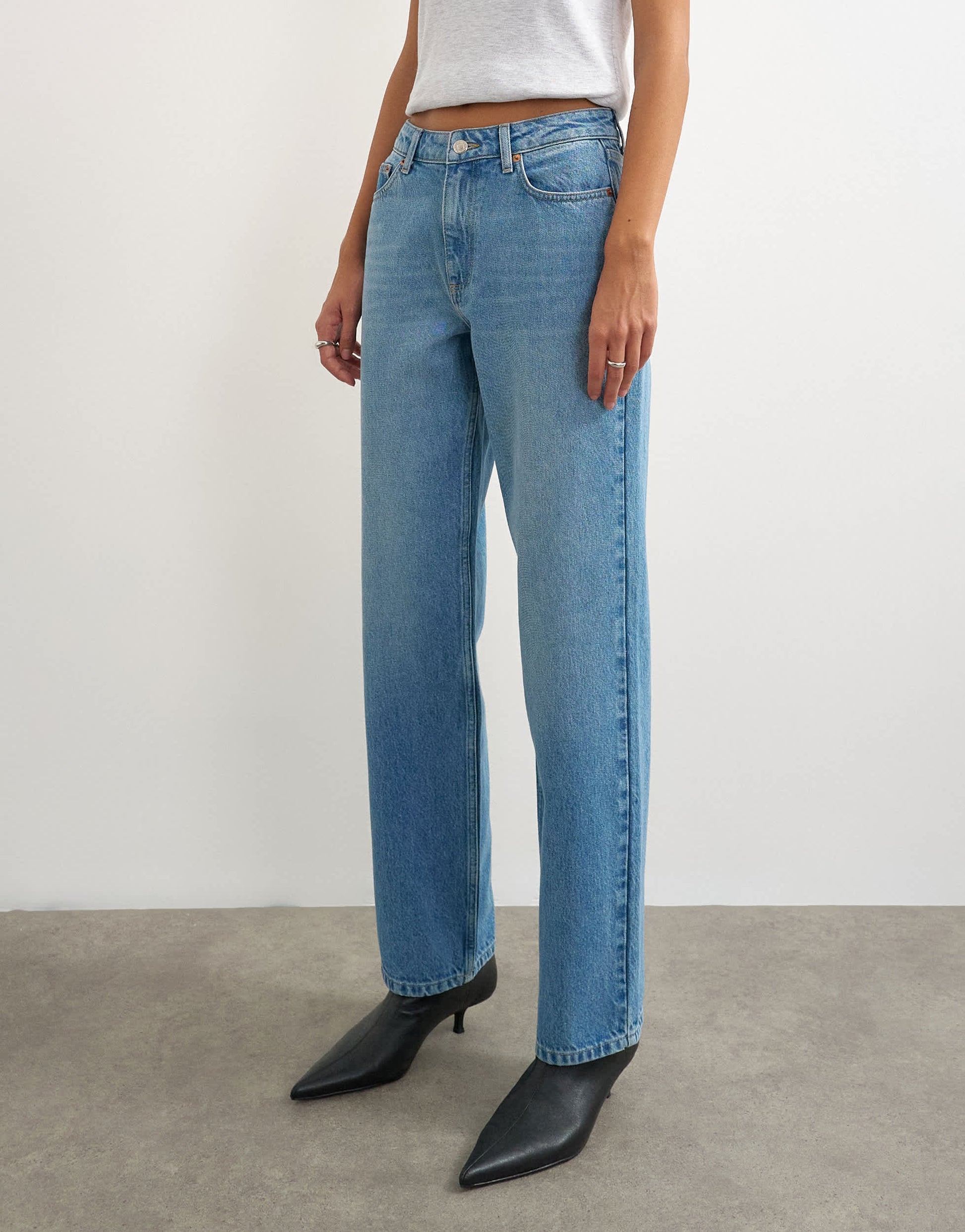 Topshop Vintage straight mid rise jean in bleach