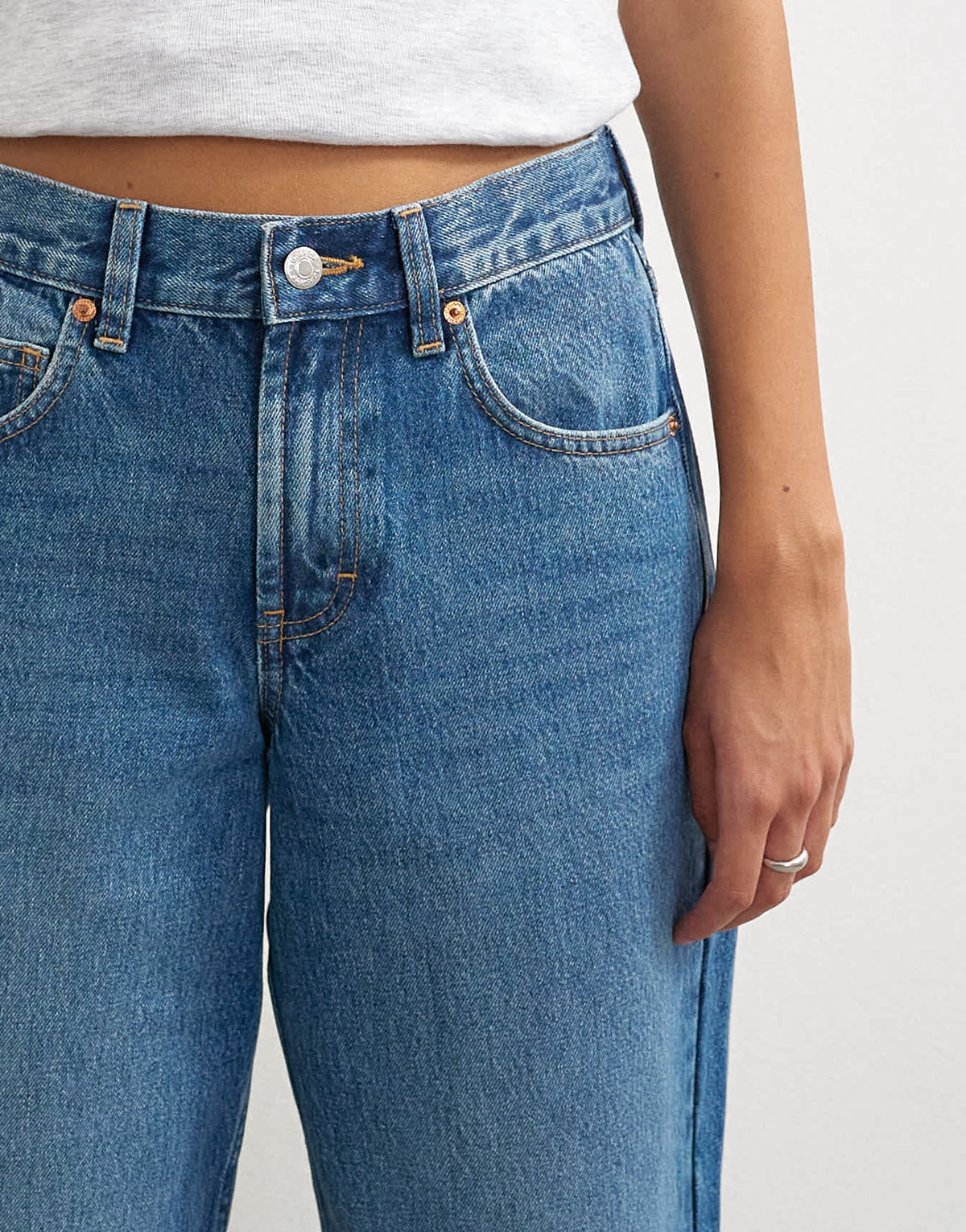 Topshop Cinch low rise relaxed jean in mid blue