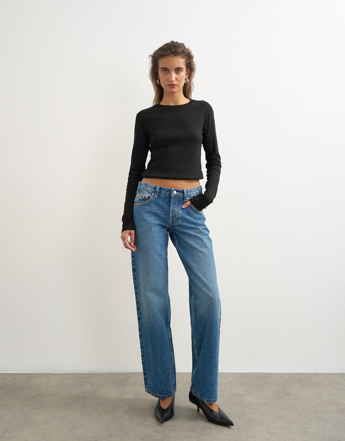 Topshop Ember low rise relaxed straight jean in mid blue
