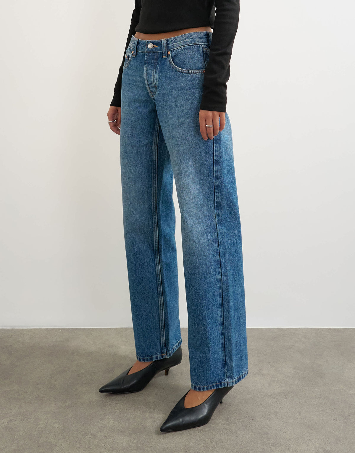 Topshop Ember low rise relaxed straight jean in mid blue