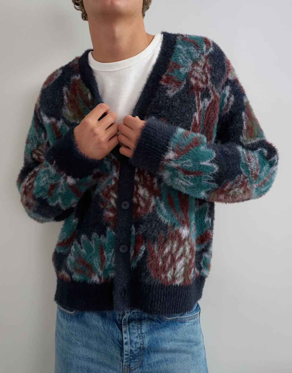 Topman Classic-Fit-Strickjacke mit flauschigem Blumenmuster in Marineblau
