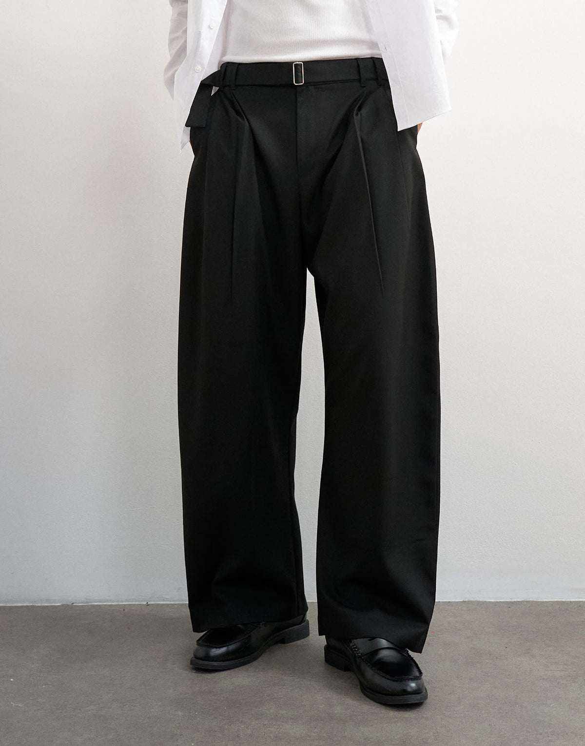 Topman barrel leg belted smart trouser in black